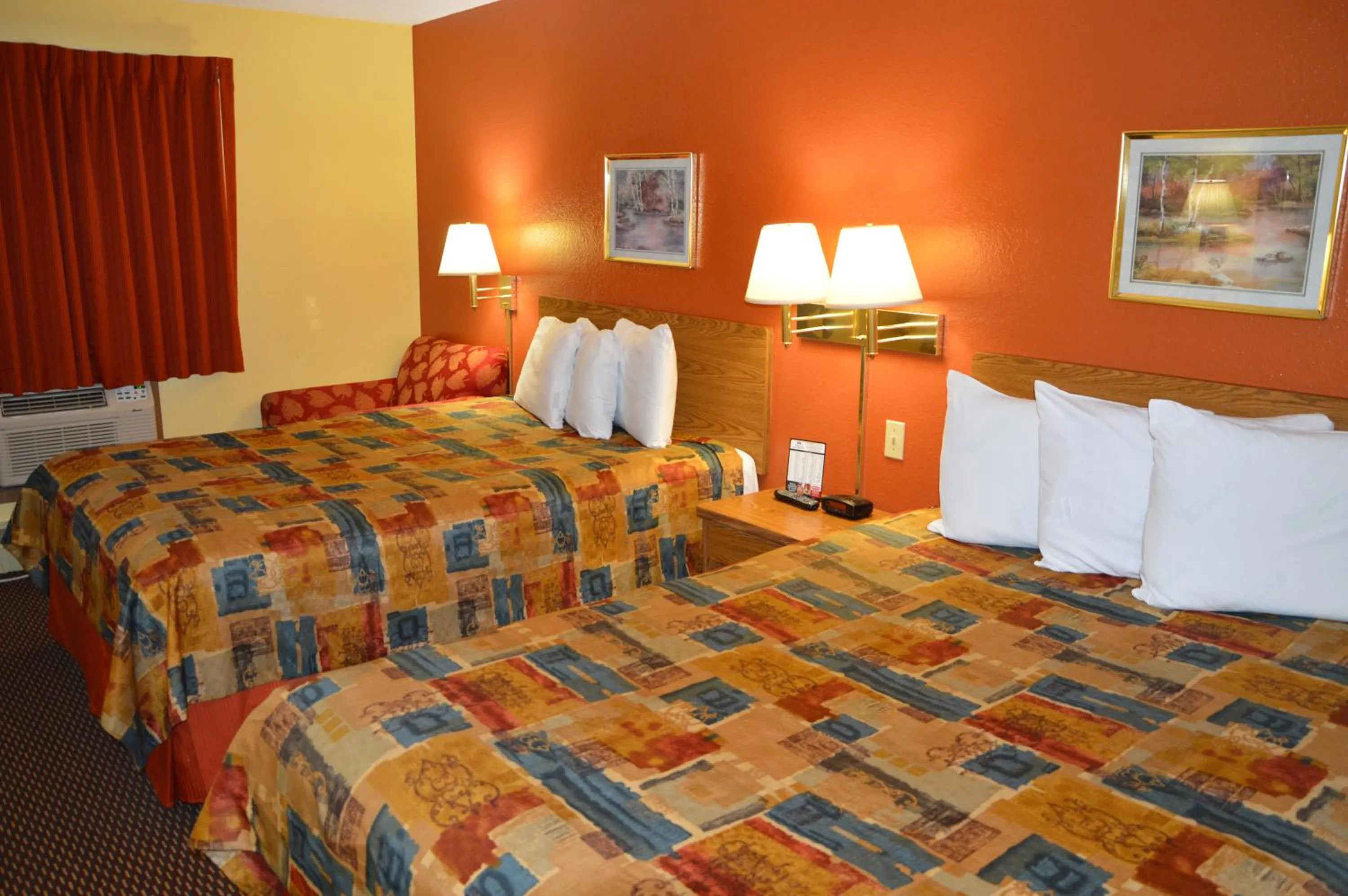 Bed in Burnsville Inn & Suites