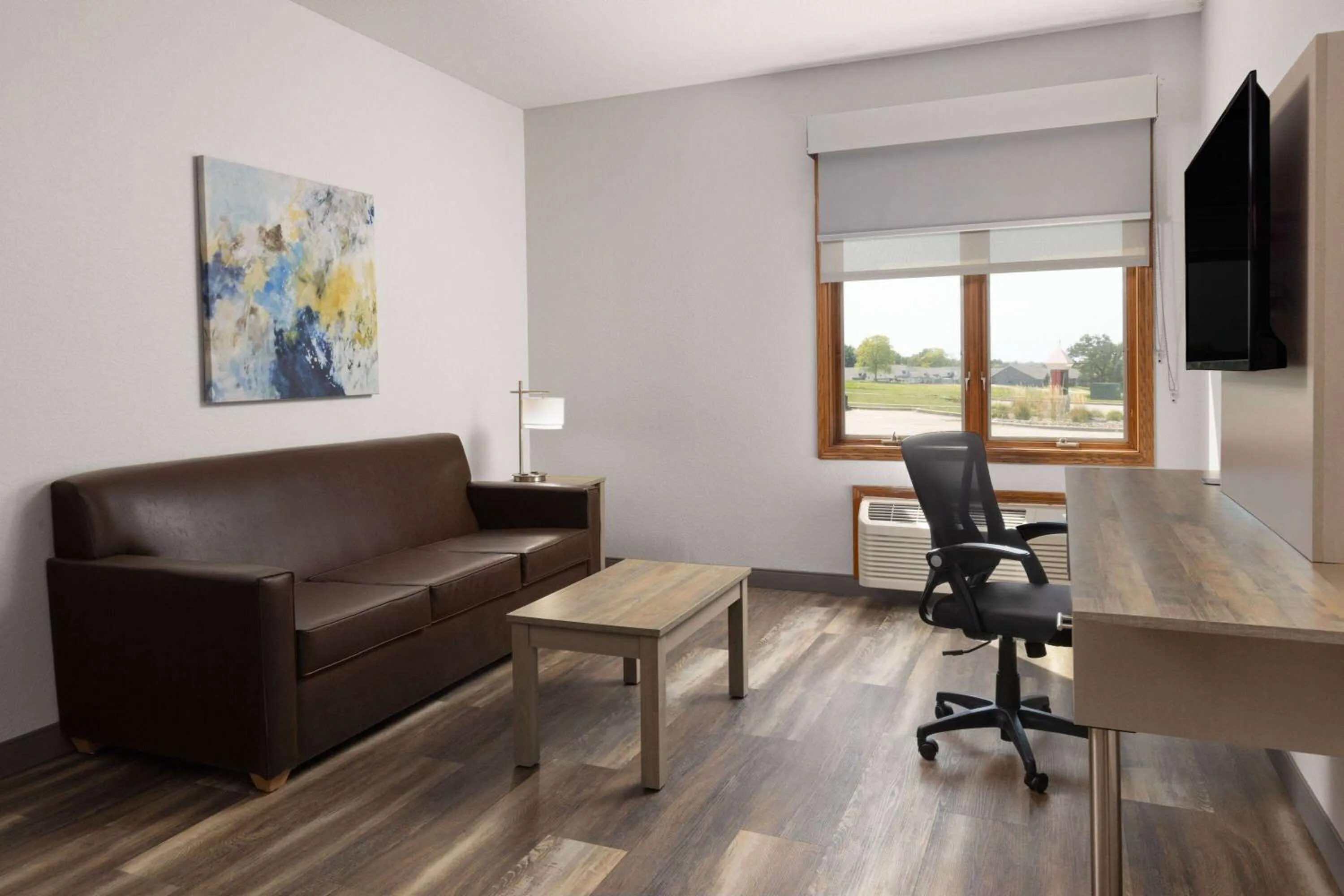 Bath in GrandStay Hotel & Suites Pella