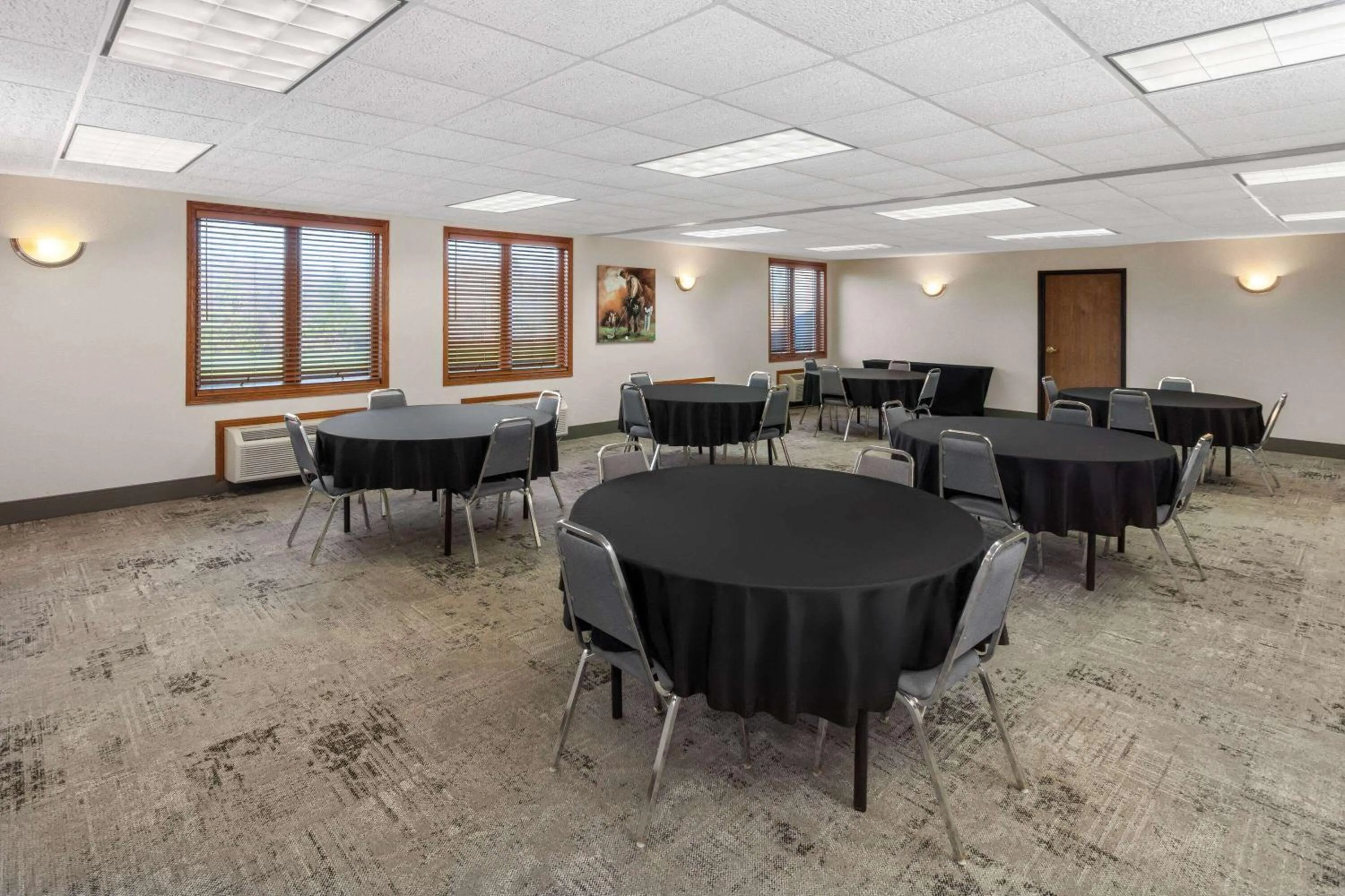 Meeting/conference room in GrandStay Hotel & Suites Pella
