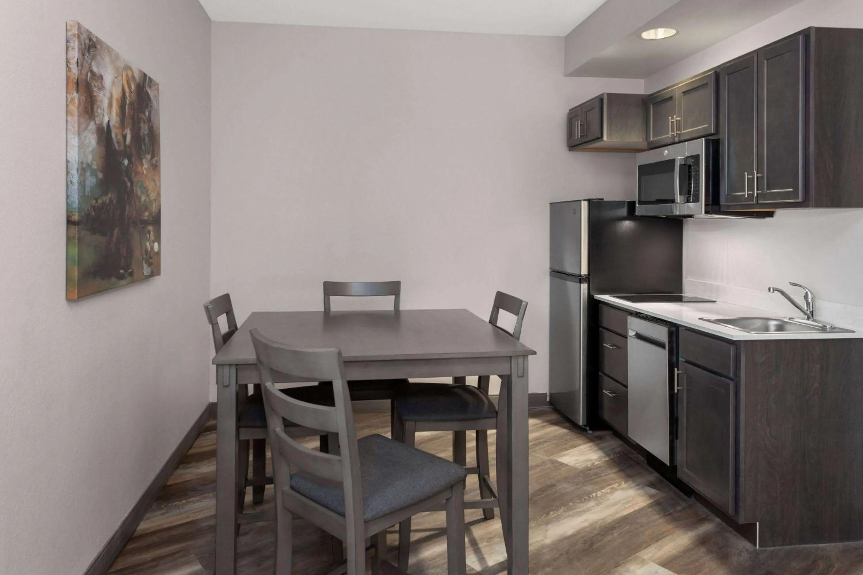 Kitchen or kitchenette in GrandStay Hotel & Suites Pella