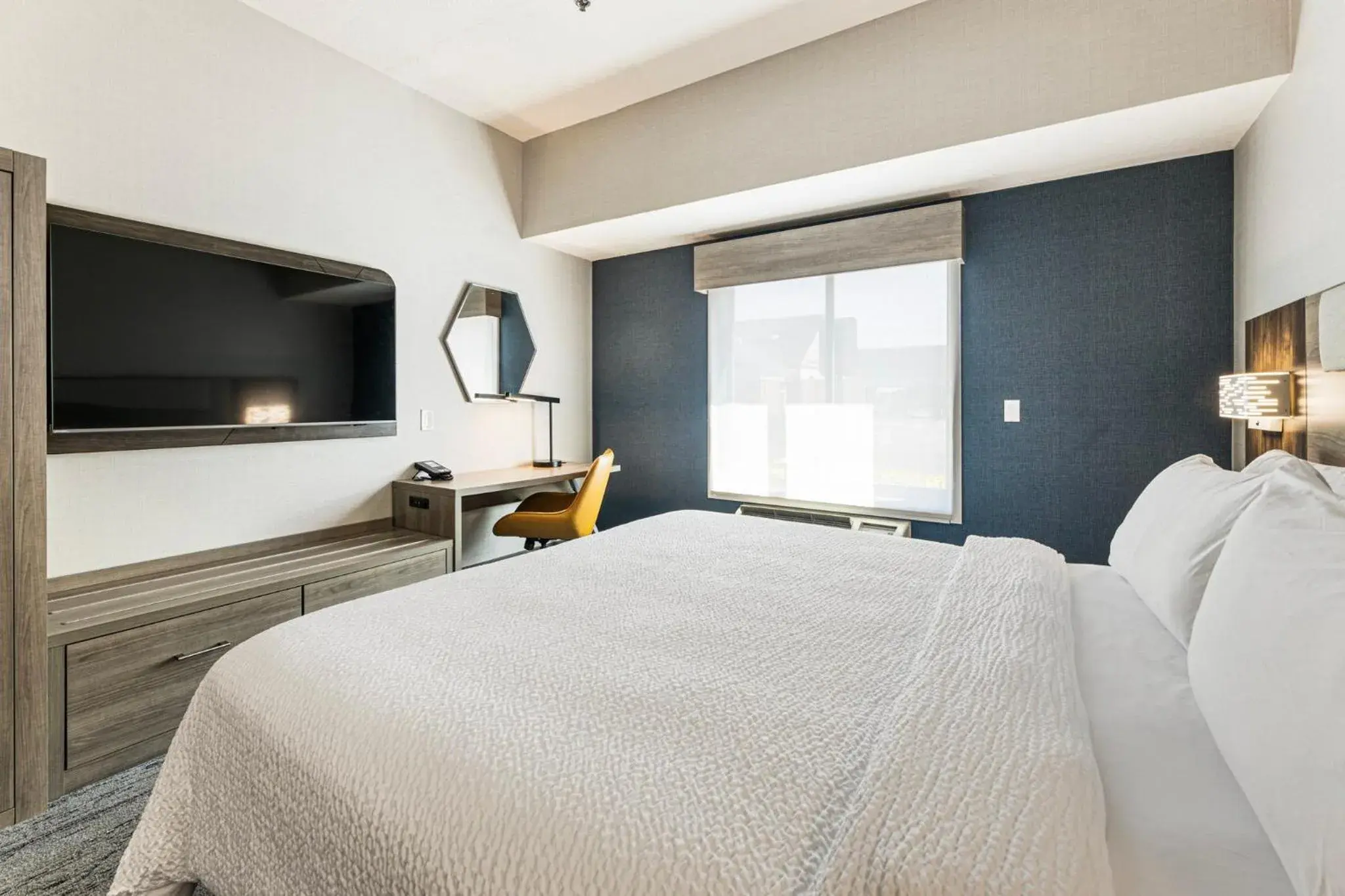 Photo of the whole room, Bed in Holiday Inn Express & Suites Buford NE - Lake Lanier by IHG Photo of the whole room, Bed in Holiday Inn Express & Suites Buford NE - Lake Lanier by IHG