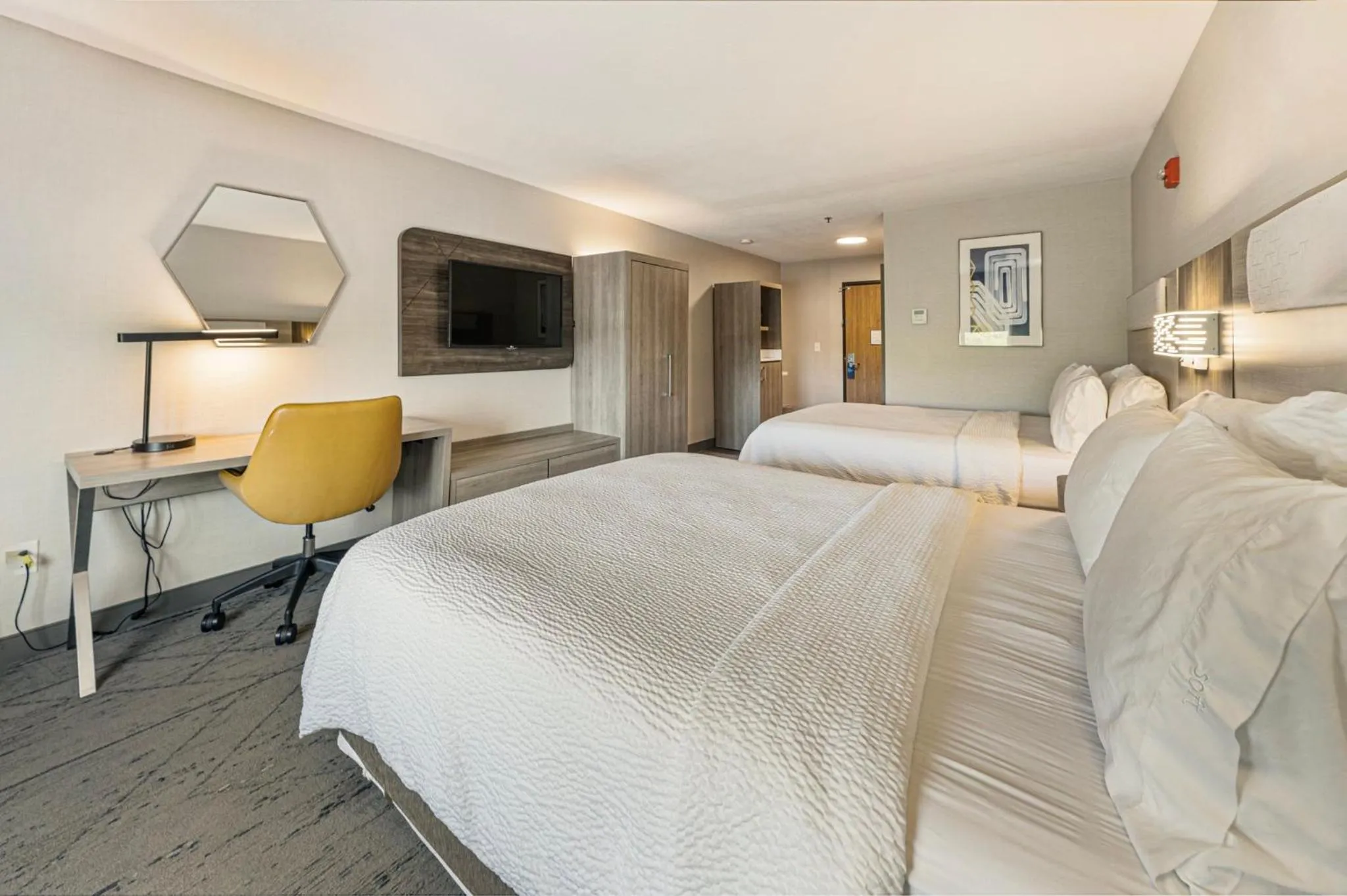 Photo of the whole room, Bed in Holiday Inn Express & Suites Buford NE - Lake Lanier by IHG