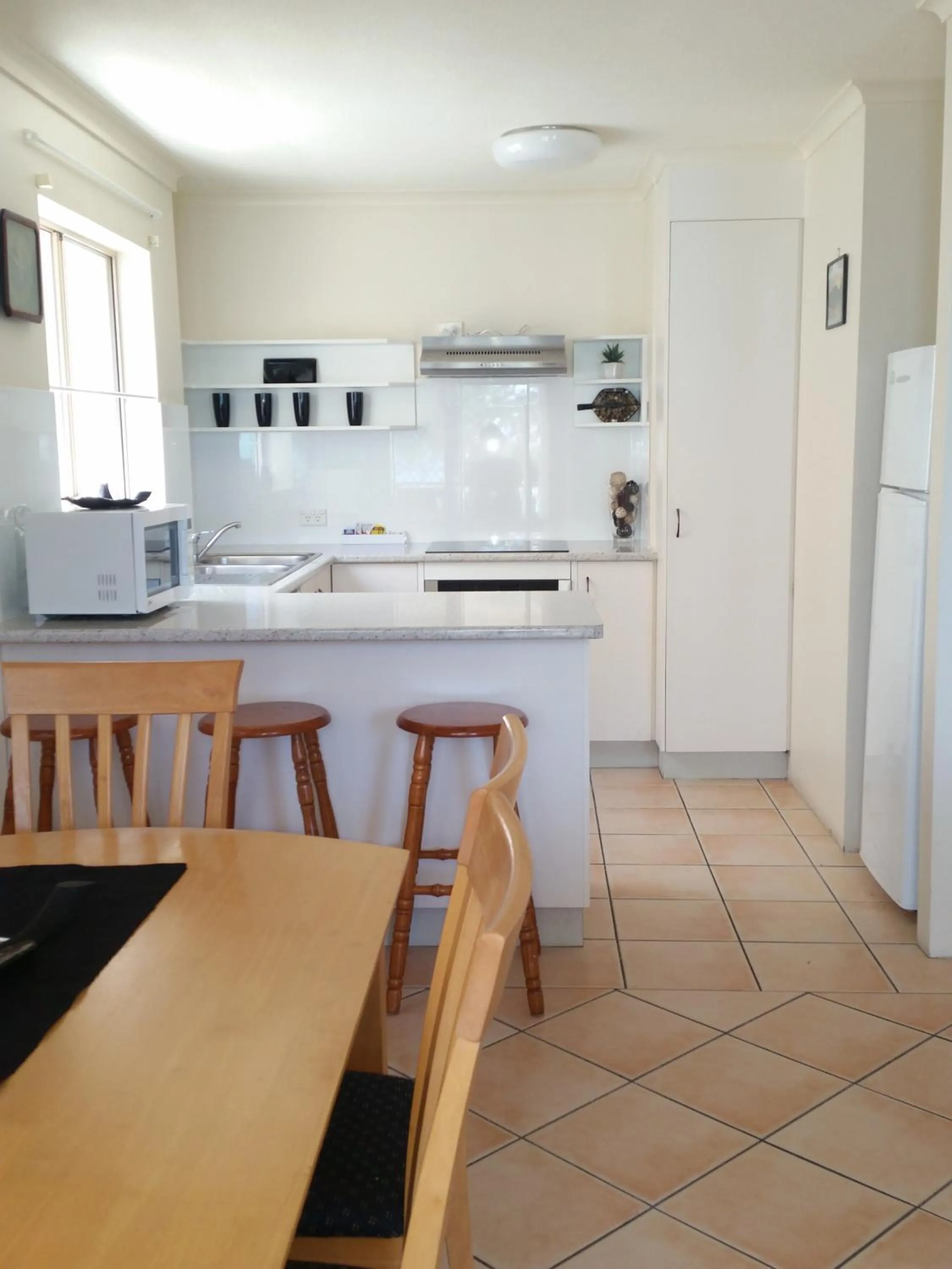 Kitchen or kitchenette in Santalina On Hervey Bay