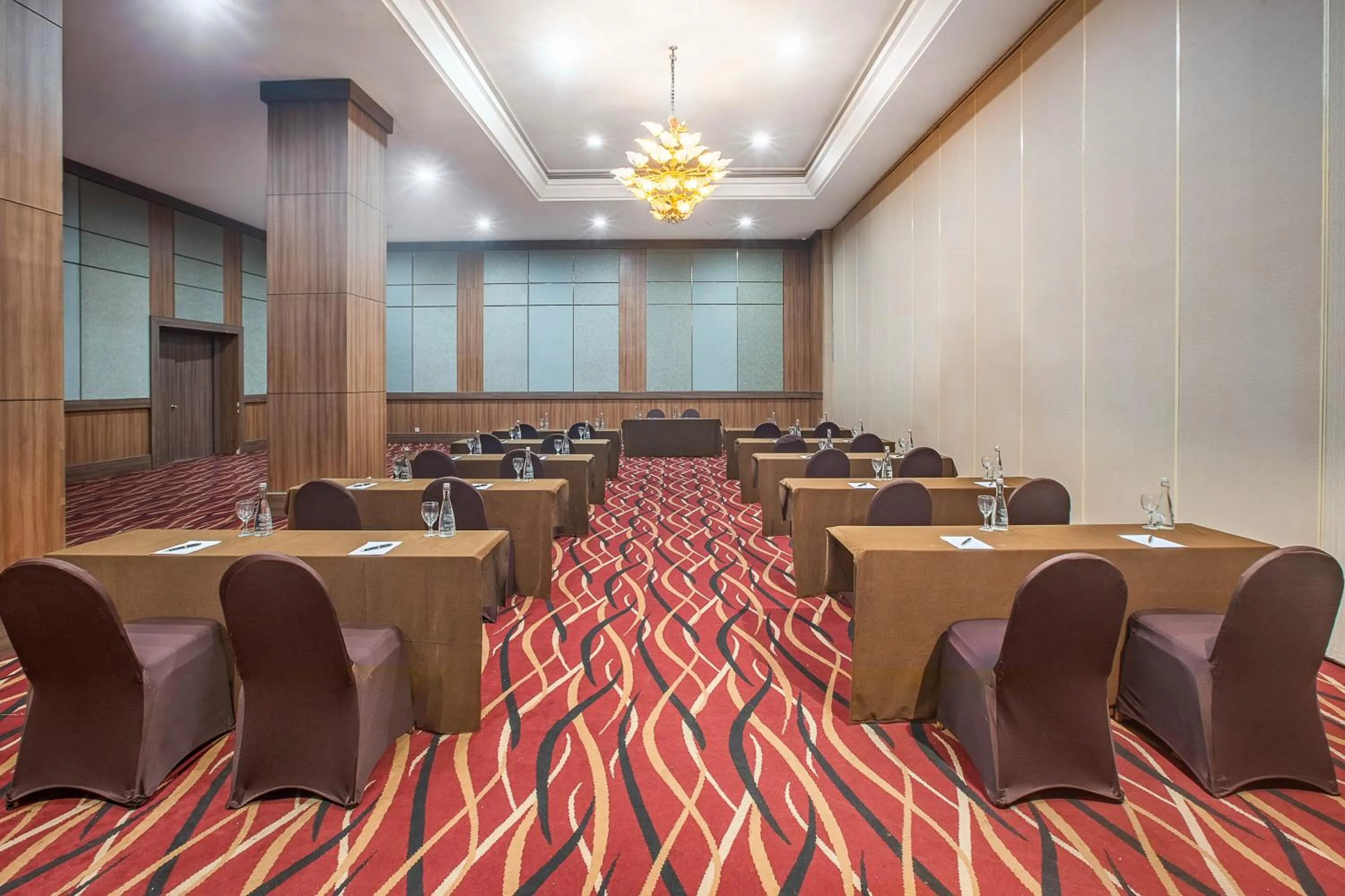 Meeting/conference room in Aryaduta Manado
