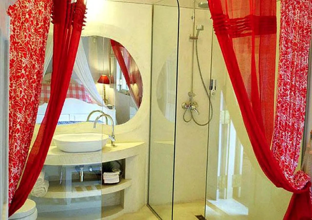 Bathroom in LE JARDIN DU FORT - GALLE