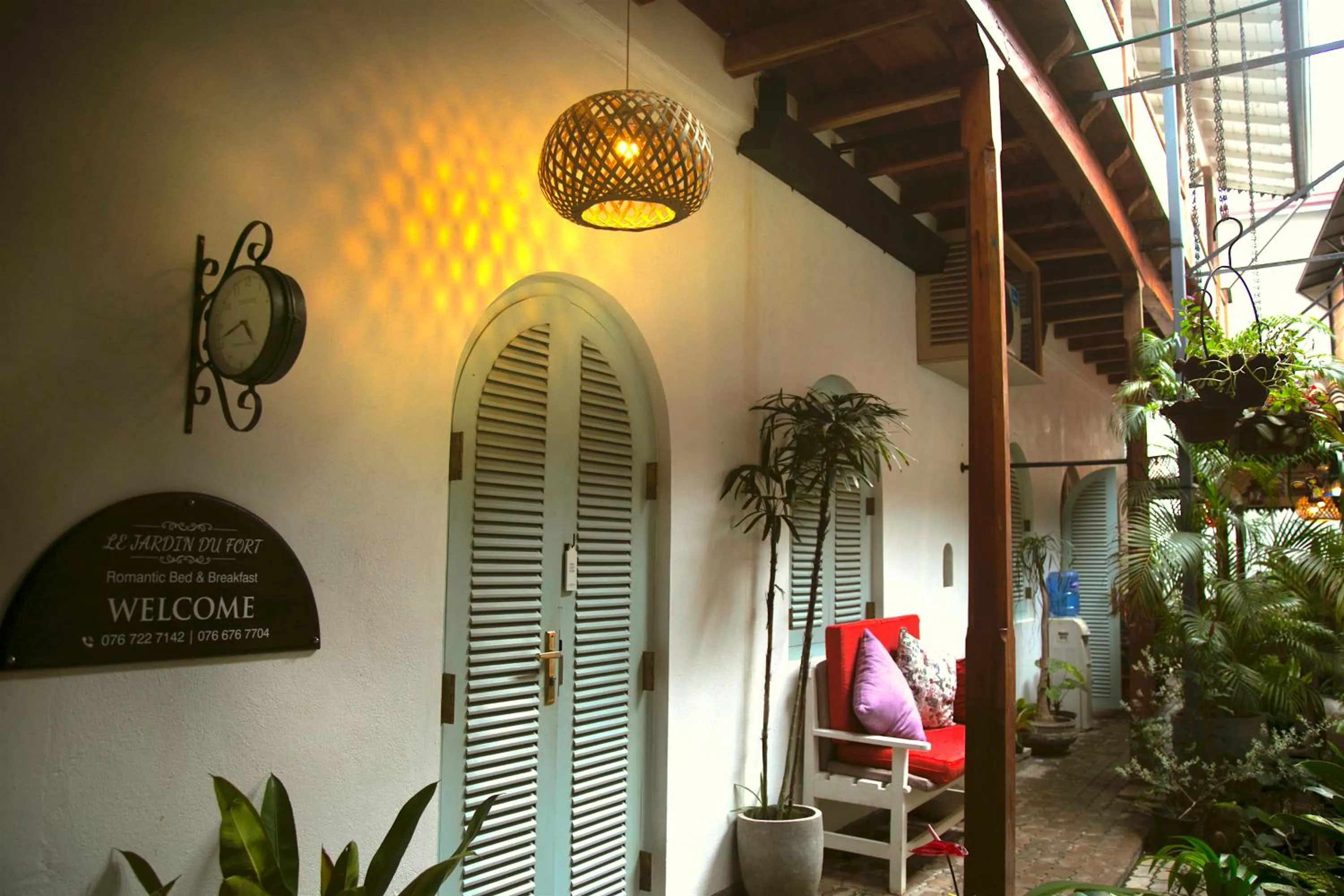 Patio in LE JARDIN DU FORT - GALLE