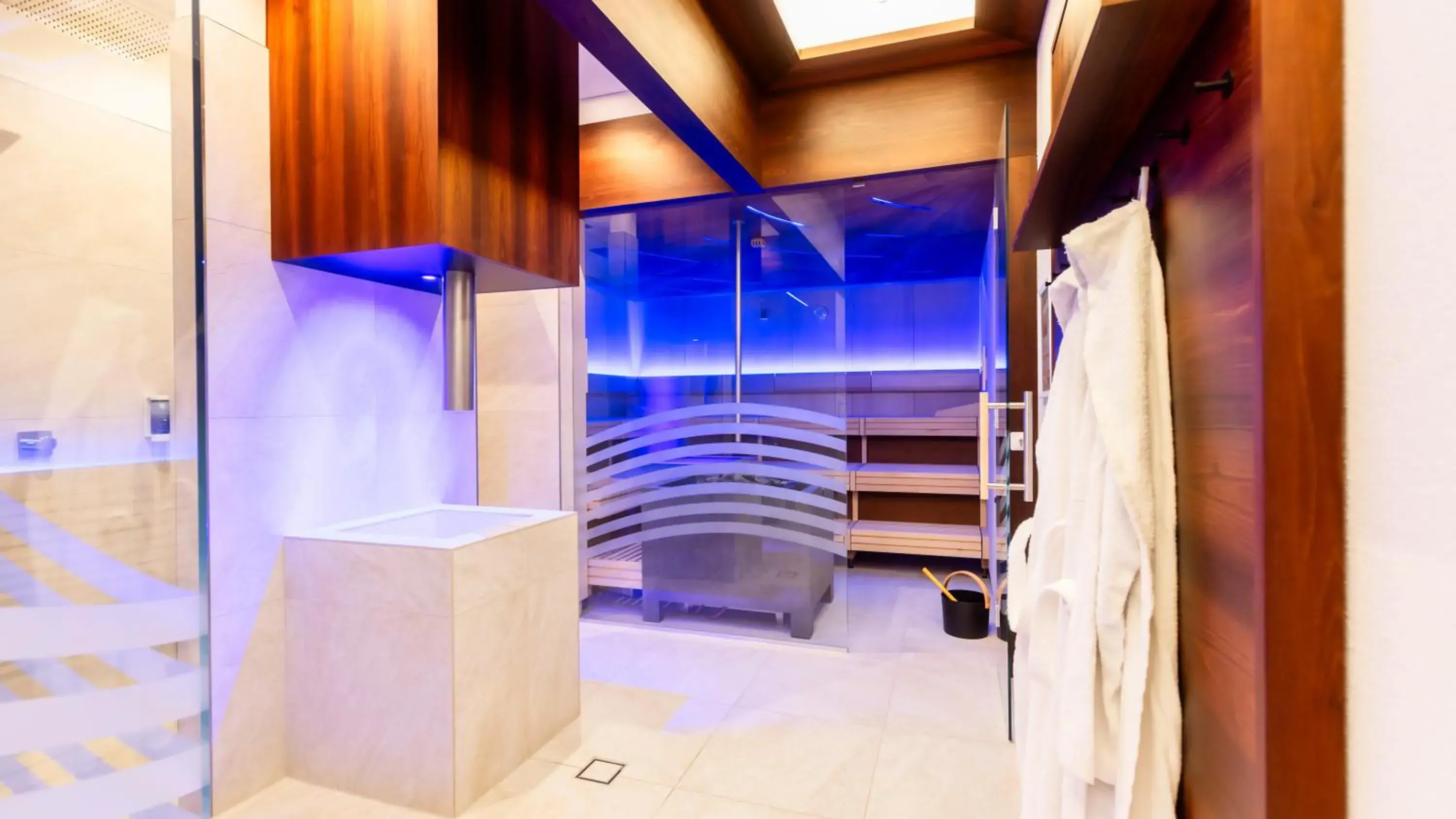 Sauna, Bed in Hotel Sonnengarten Sauna, Bed in Hotel Sonnengarten