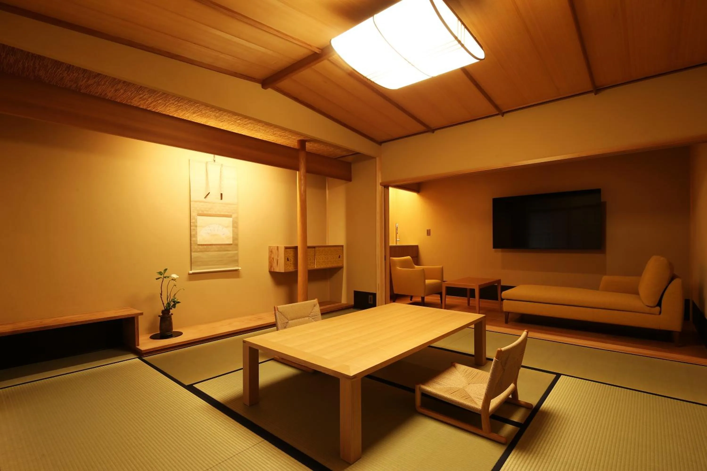 Living room in Monjusou Shourotei