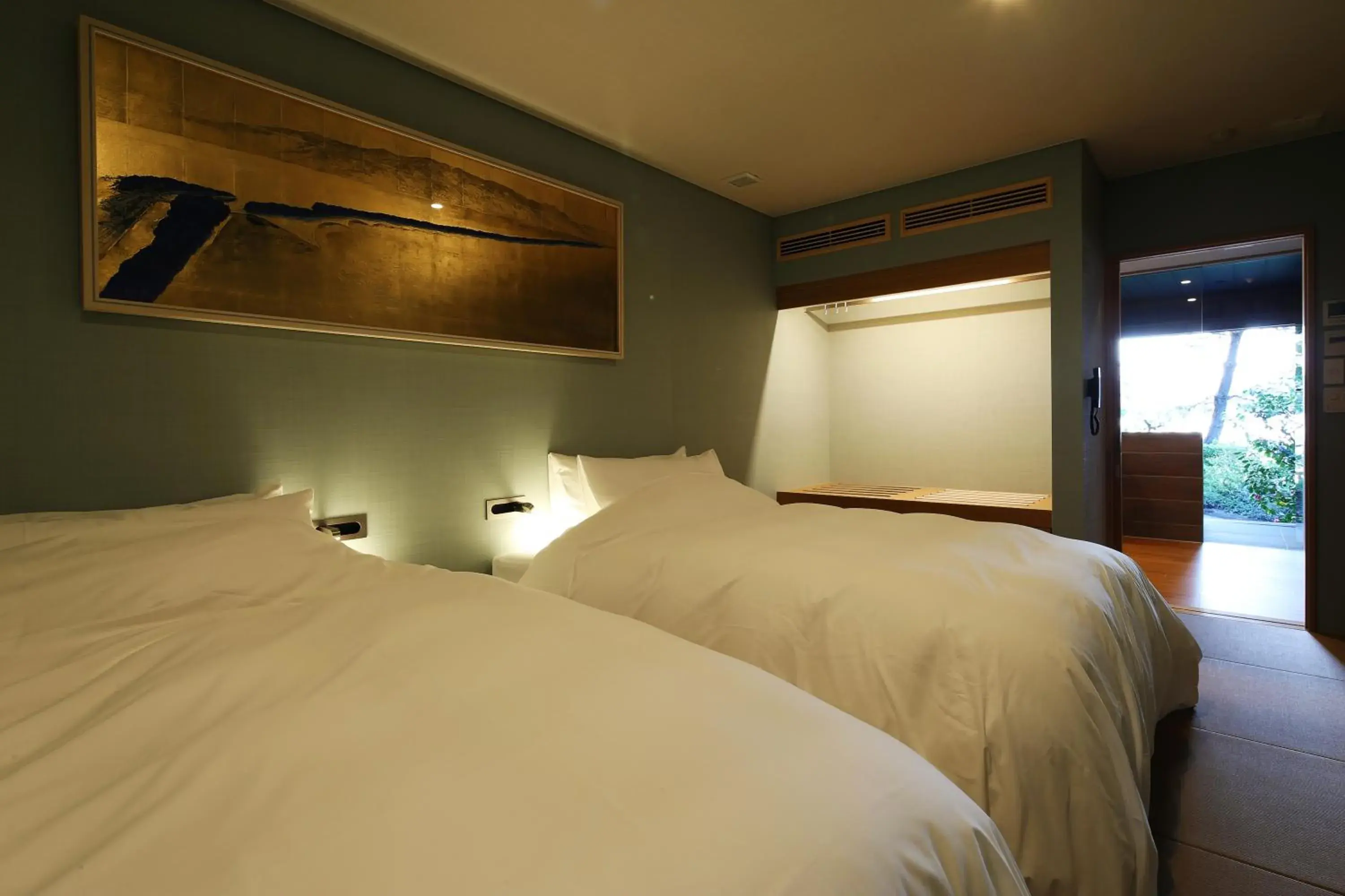 Deluxe Twin Room with Sea View in Monjusou Shourotei Deluxe Twin Room with Sea View in Monjusou Shourotei