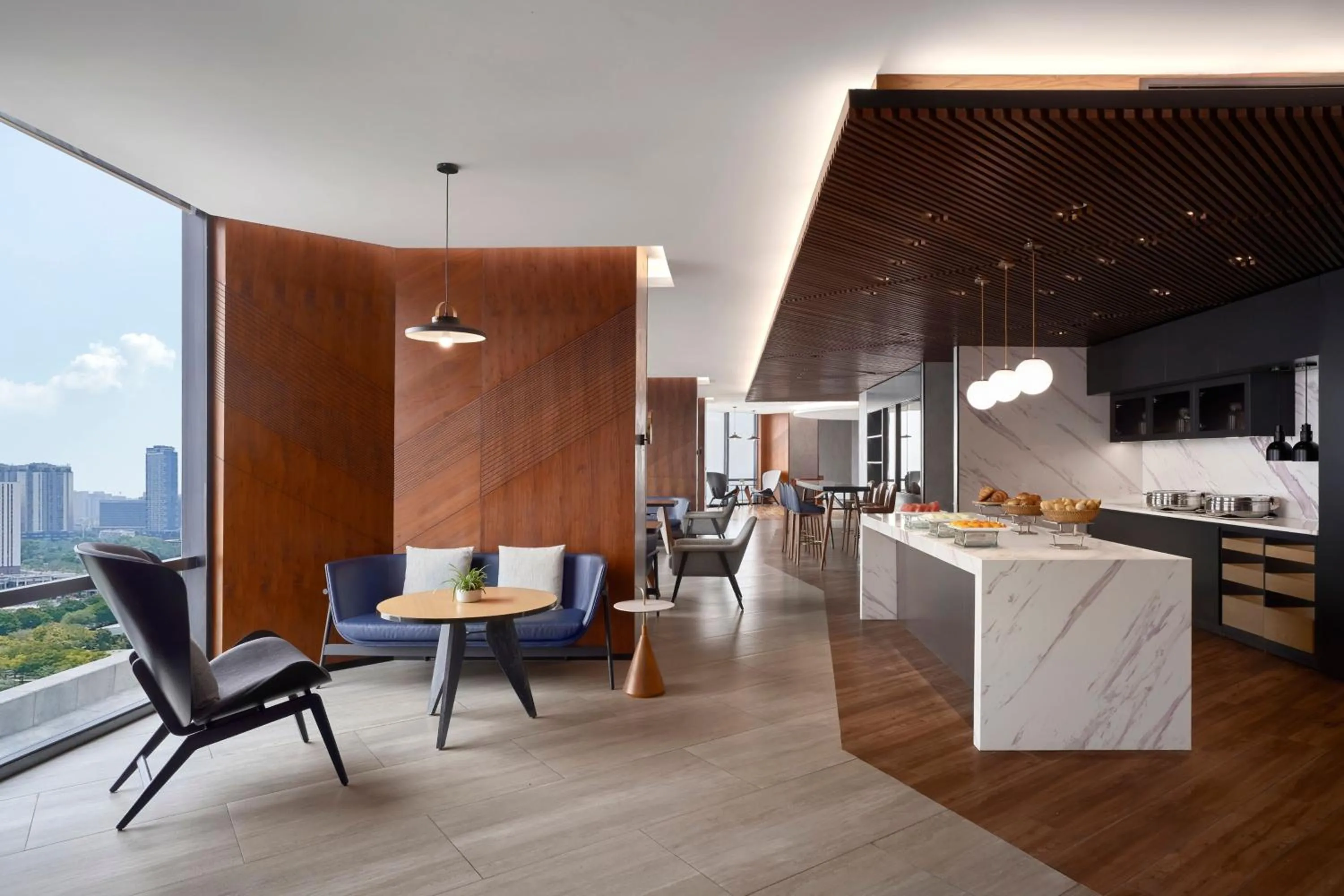 Lounge or bar in Sheraton Hanoi West