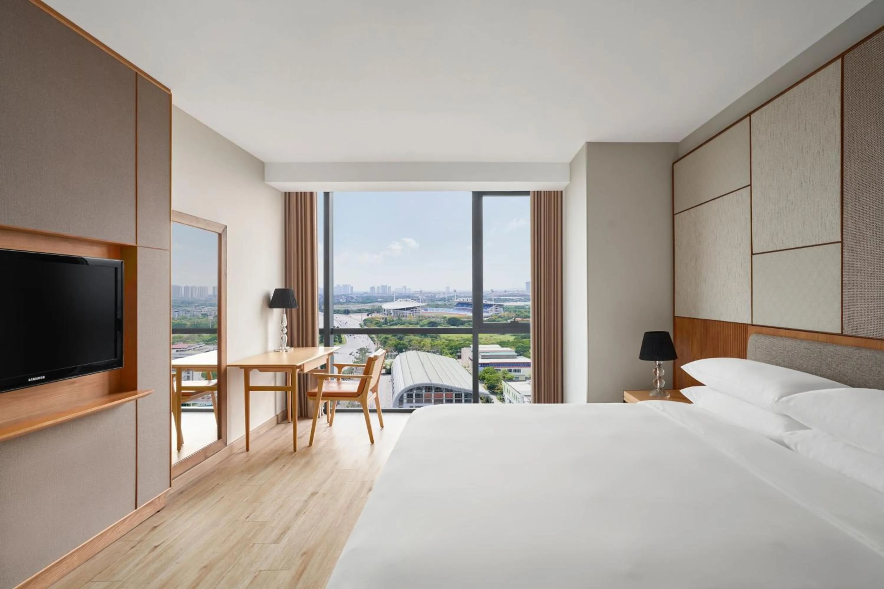 Bedroom, Bed in Sheraton Hanoi West