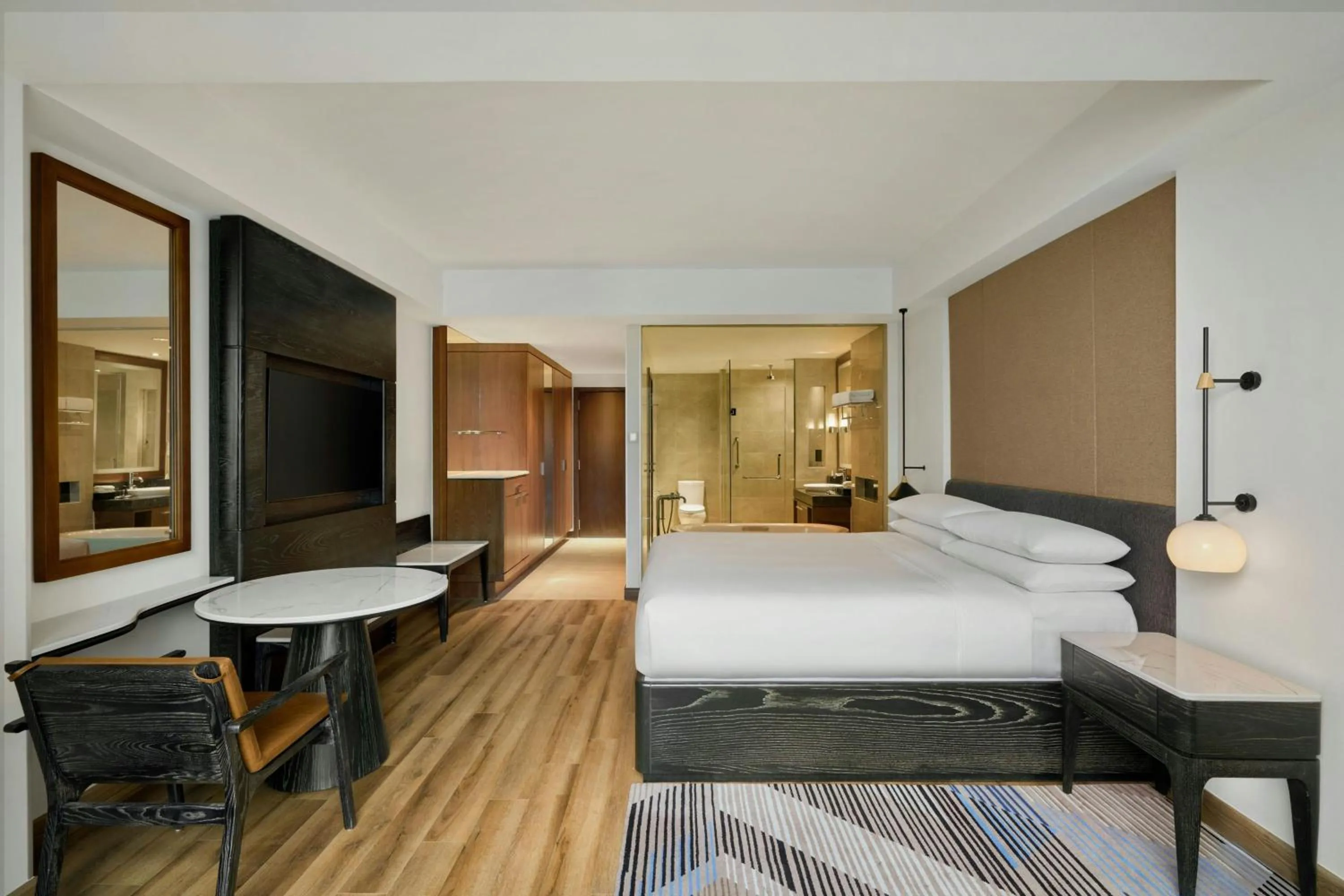 Photo of the whole room, Bed in Sheraton Hanoi West