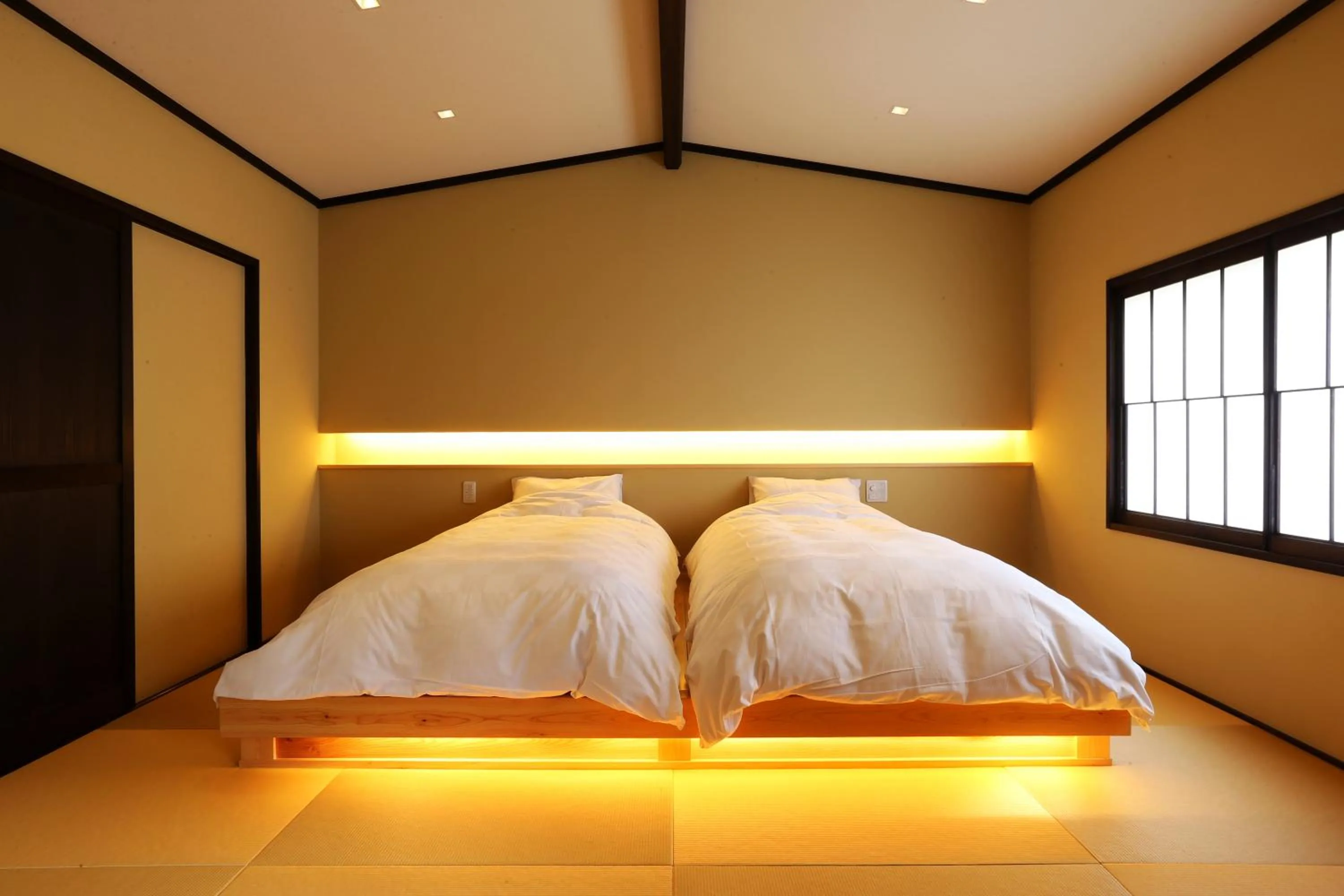 Bedroom, Bed in Taikyourou