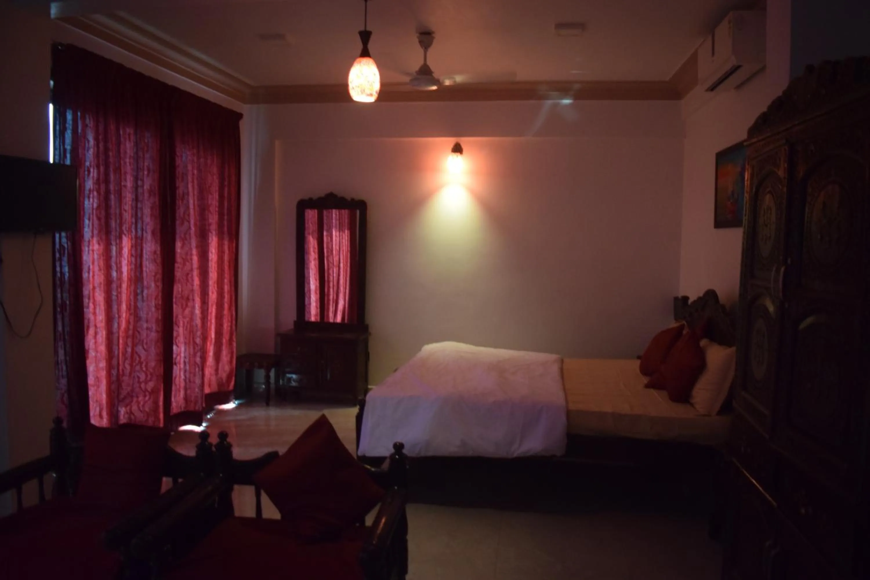 Bed in Hotel Murud Marina