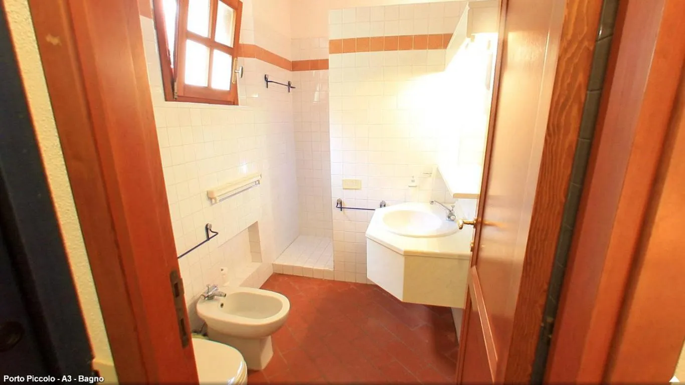 Shower in Hotel Porto Piccolo