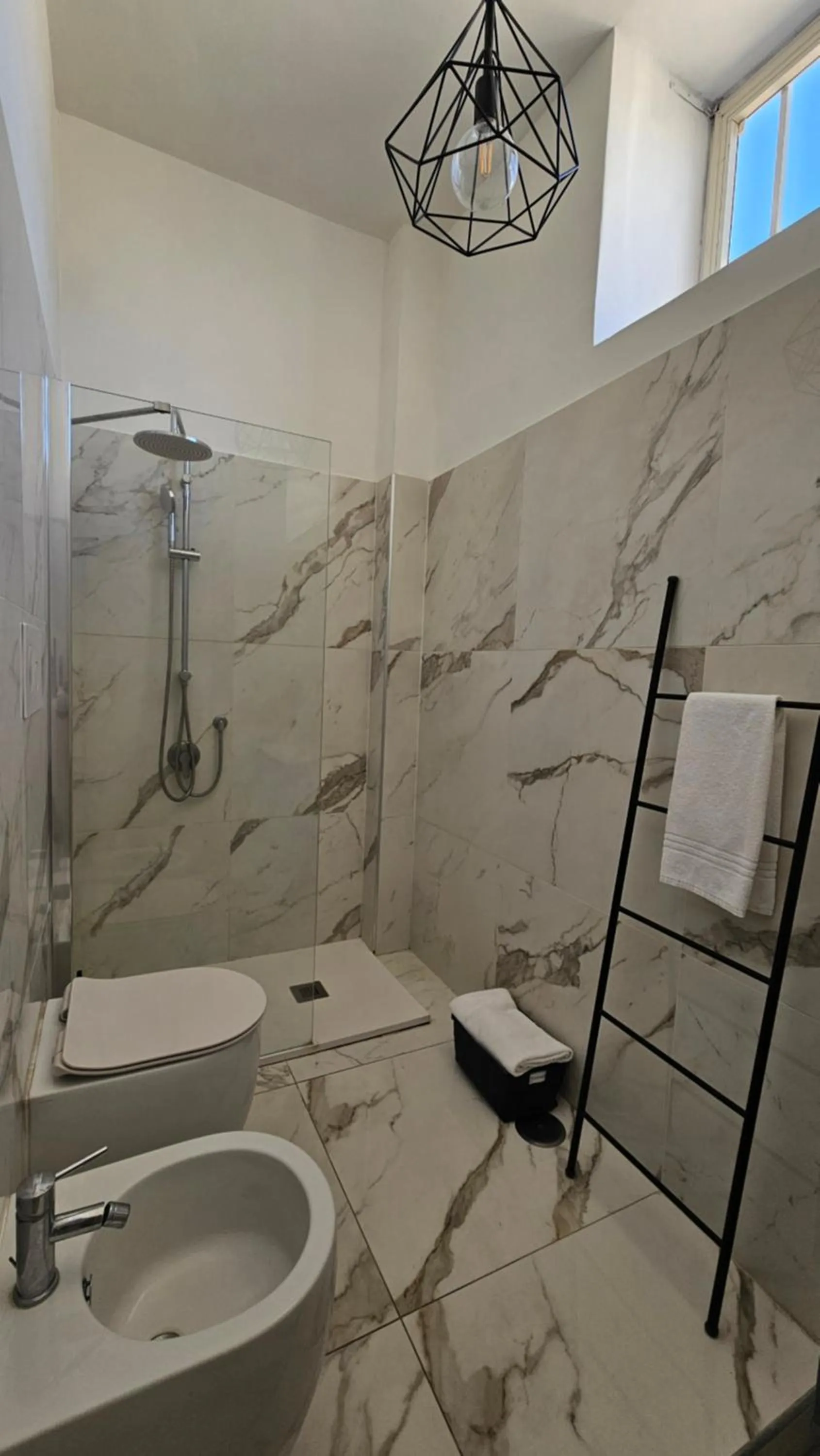 Shower in Flamingo B&B