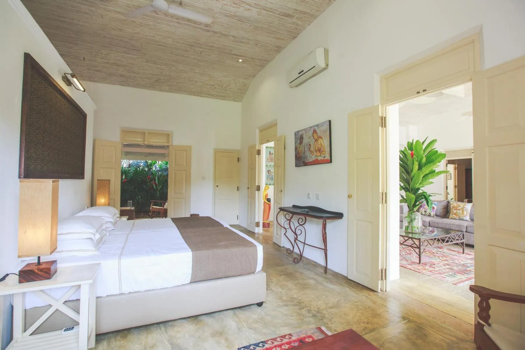 Bed in Karmel Villa Thalduwa Island - Five Bedroom Luxury Villa with Private Pool