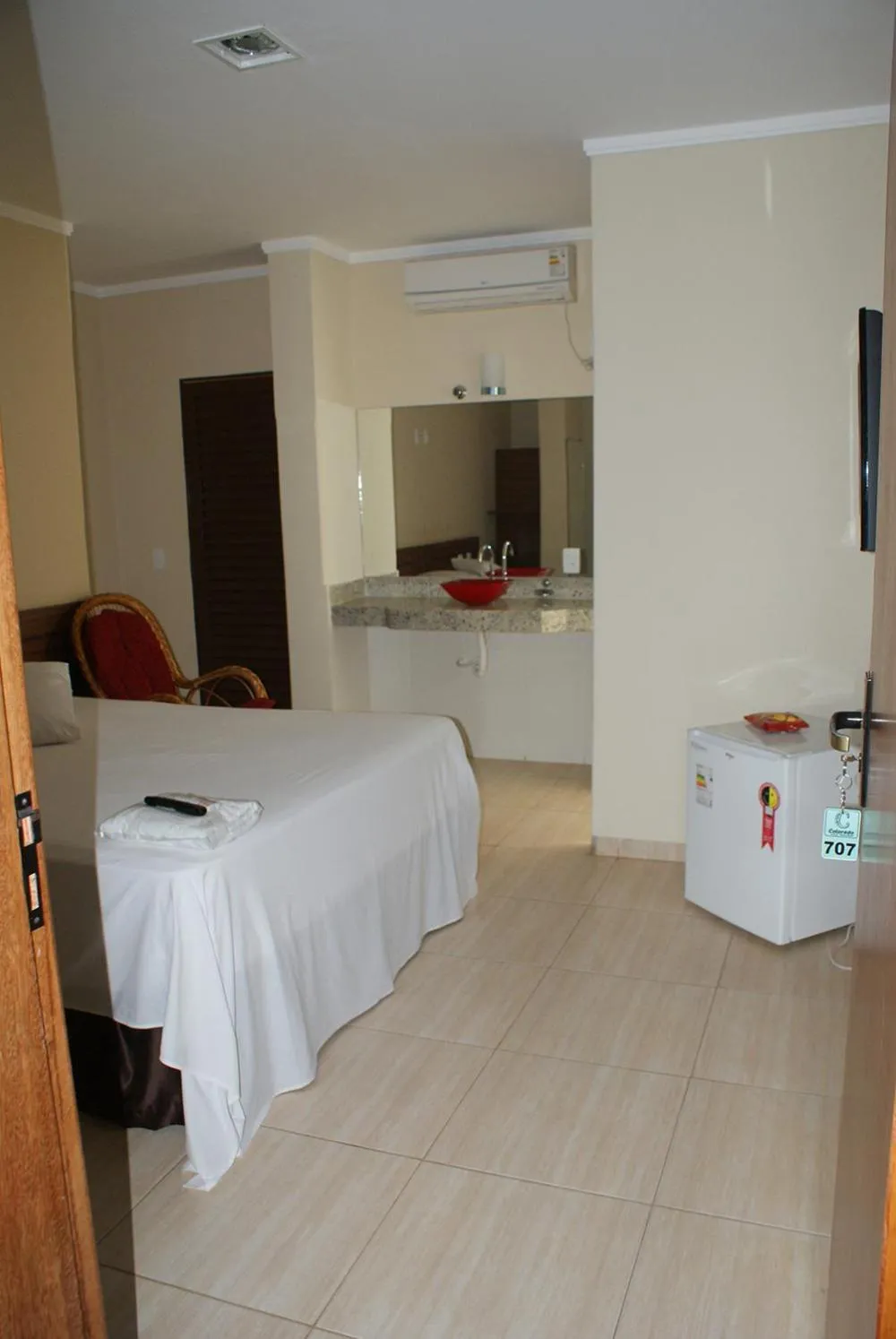 Bed in Colorado Plaza Hotel