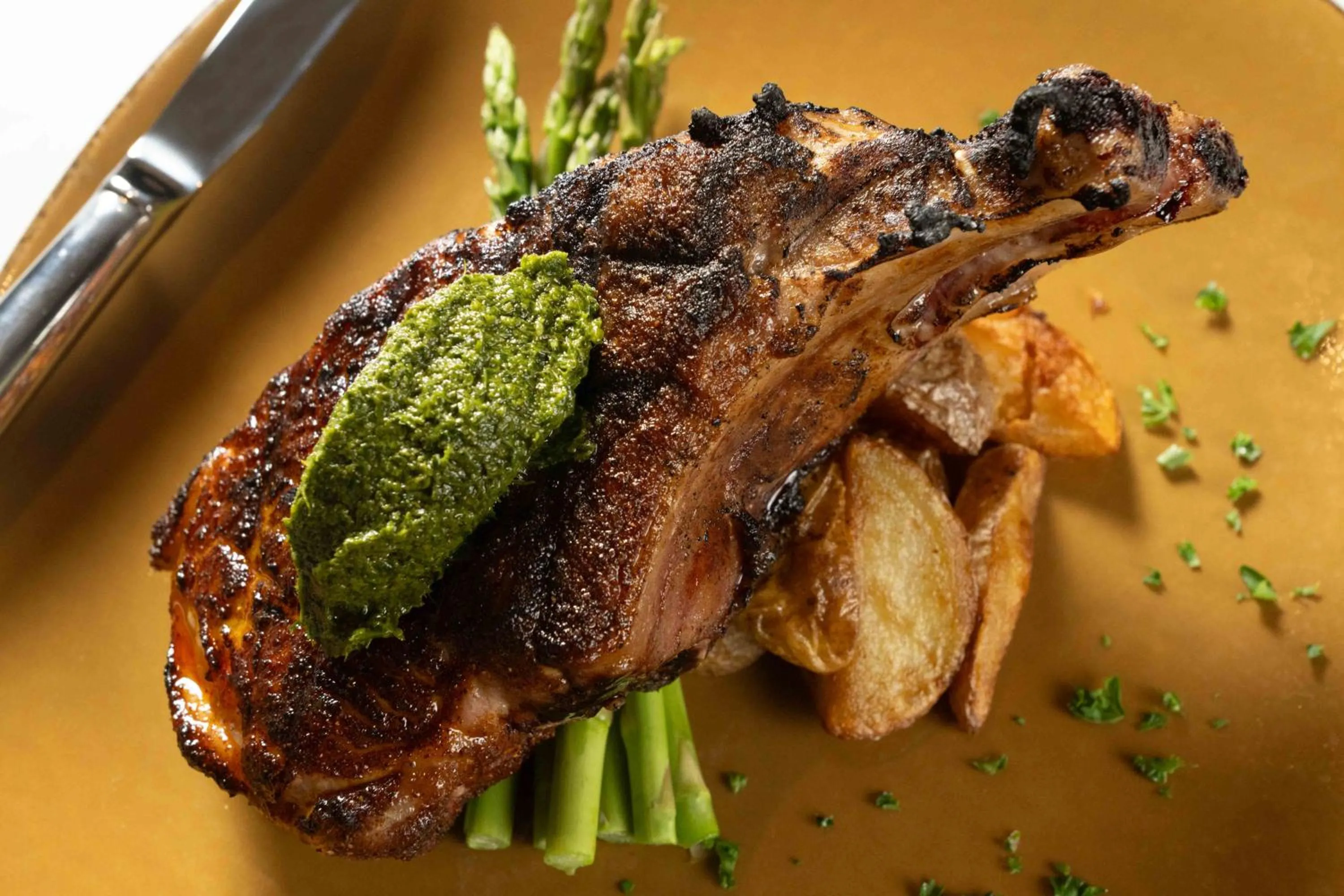 Restaurant/places to eat in DoubleTree by Hilton San Francisco Airport