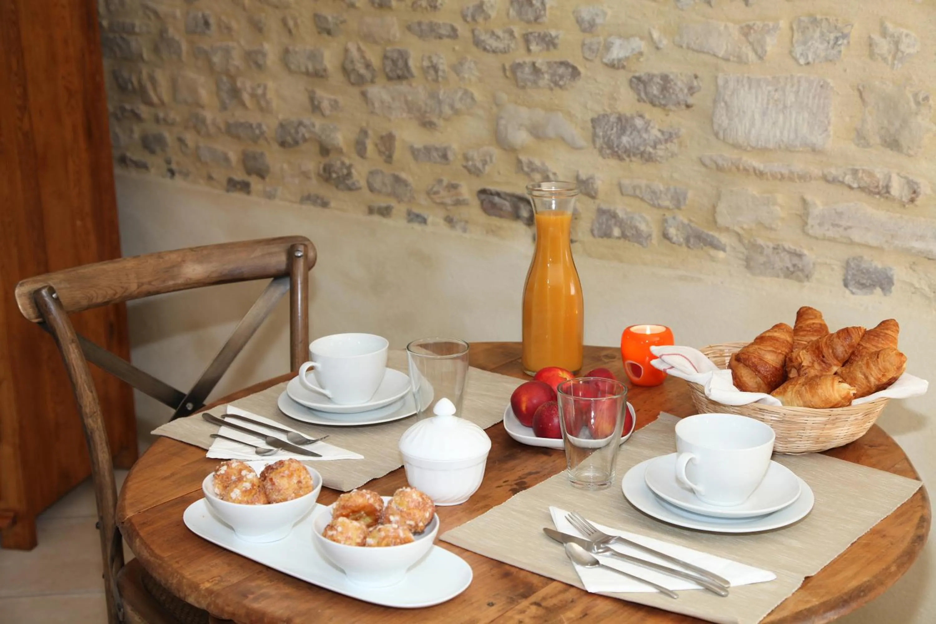 Dining area in Les Pérelles