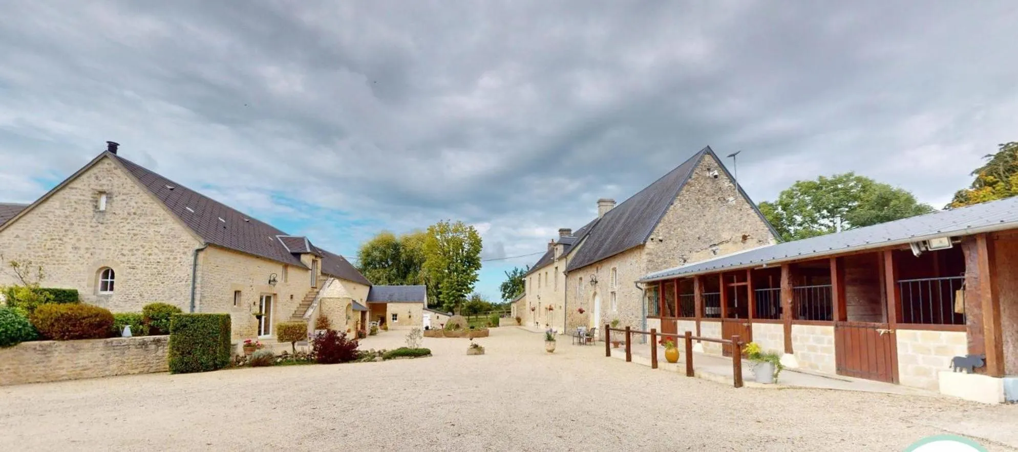 Property building in Les Pérelles