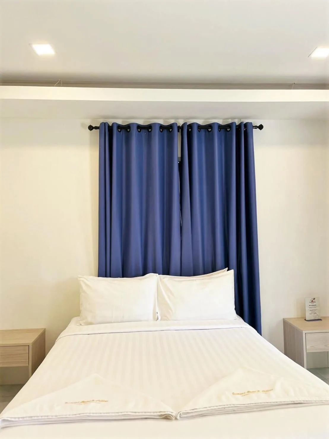 Bedroom, Bed in Sunset Beach Villas