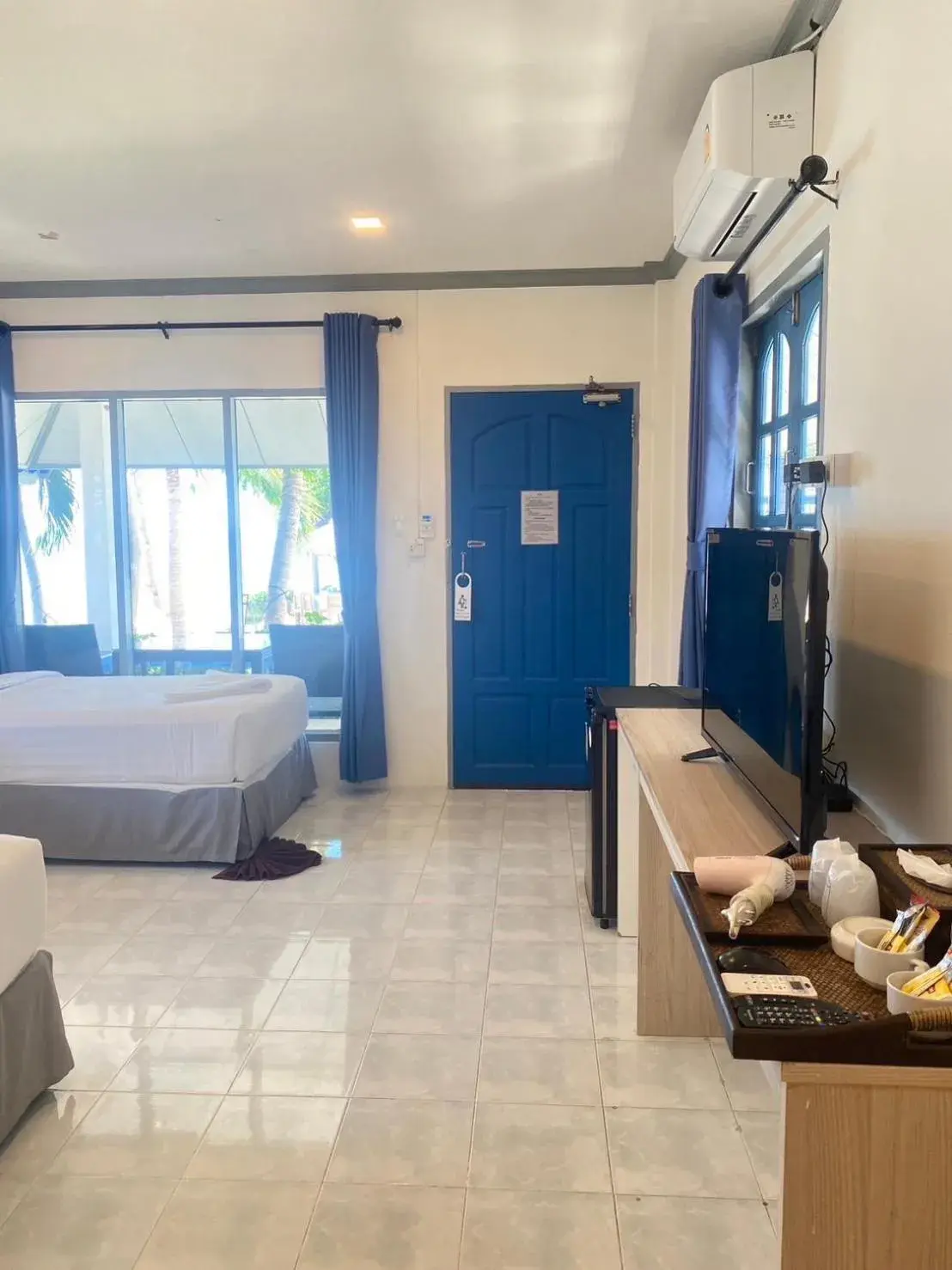 Bed in Sunset Beach Villas Bed in Sunset Beach Villas