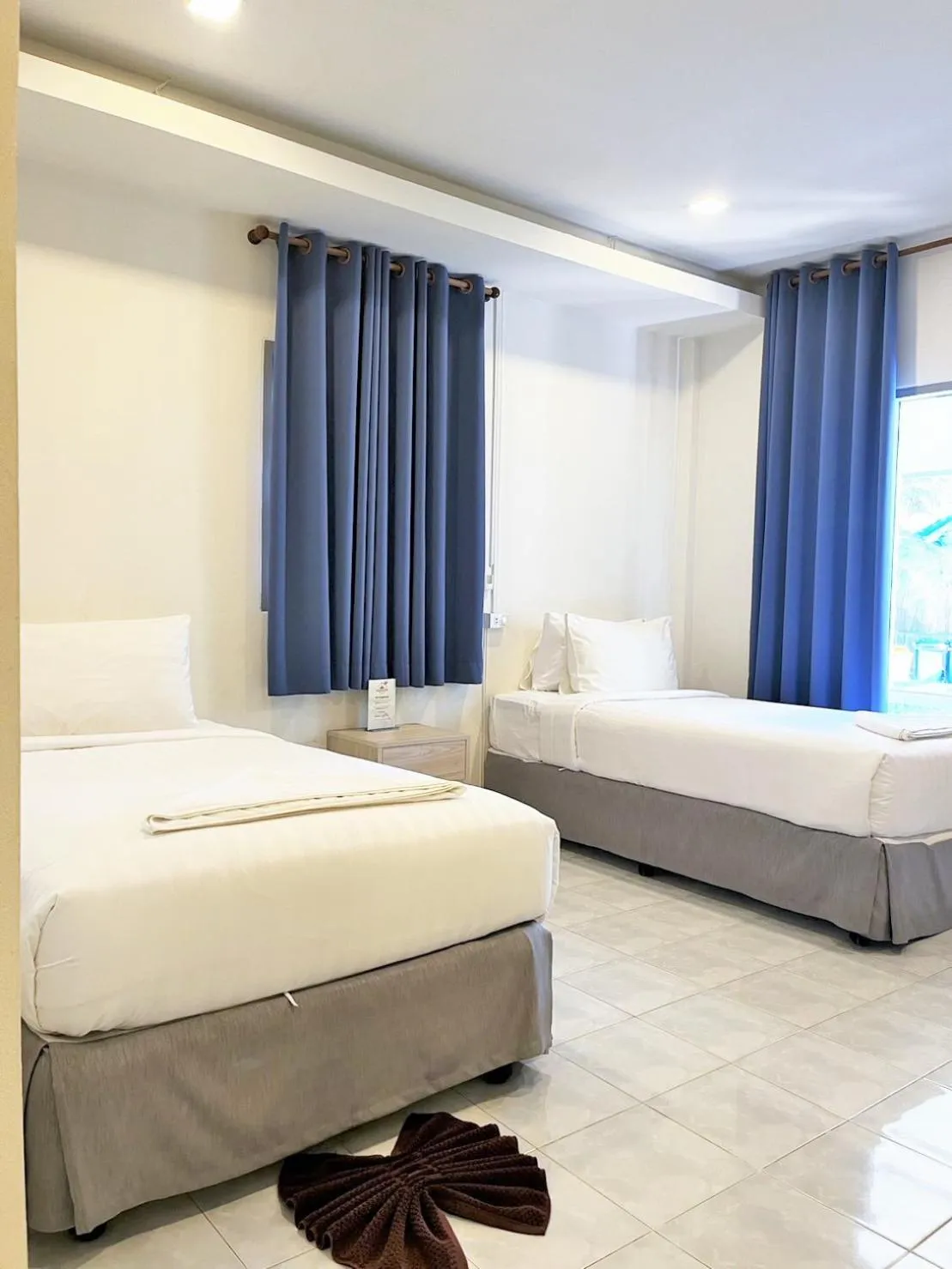 Bedroom, Bed in Sunset Beach Villas