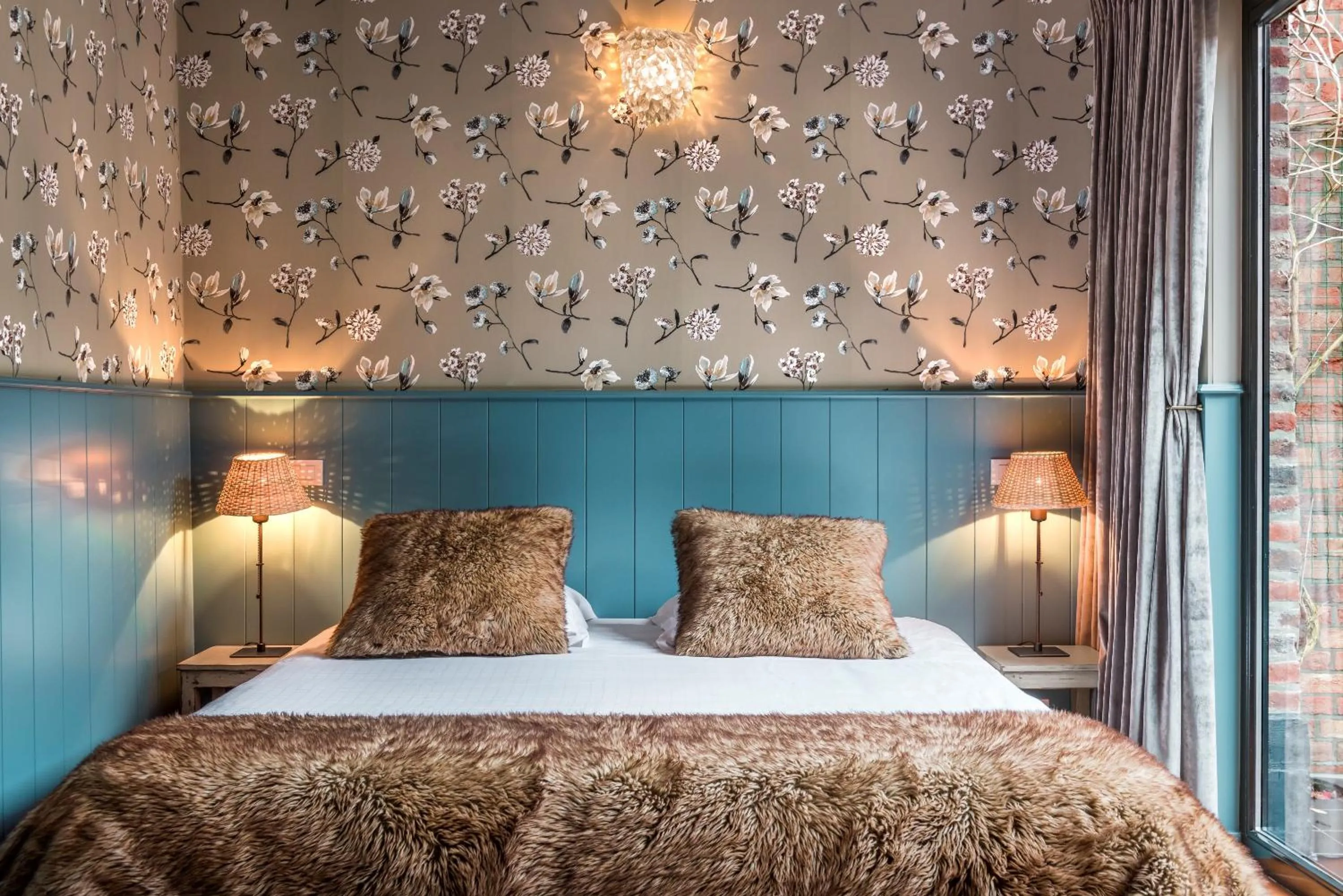 Bed in Main Street Hotel