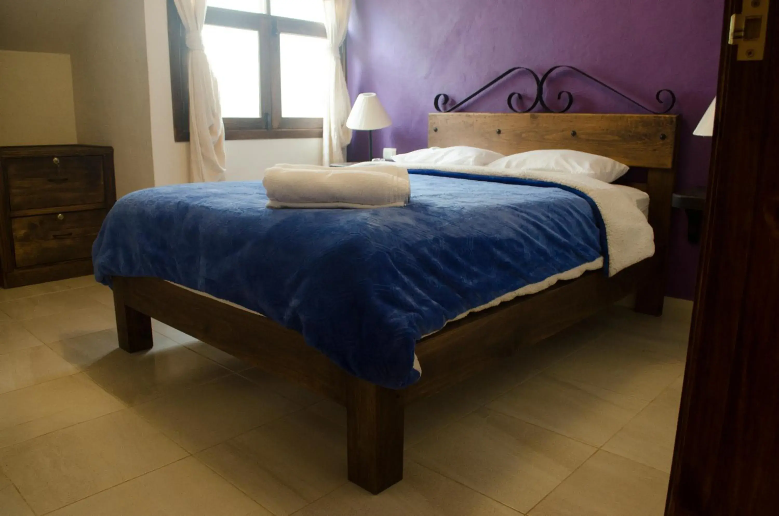 Queen Room with Shared Bathroom - single occupancy in Casa Tequio Queen Room with Shared Bathroom - single occupancy in Casa Tequio