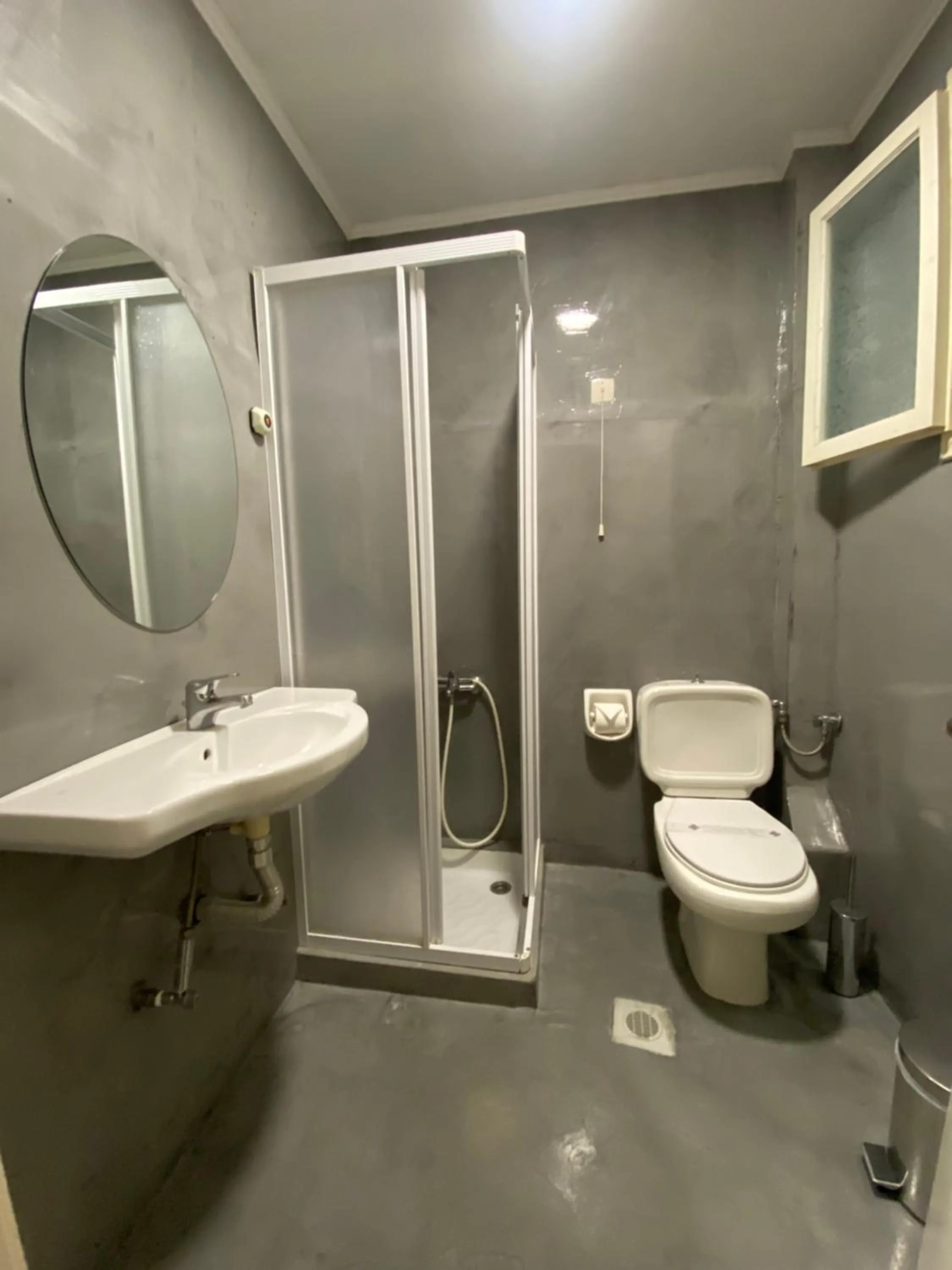 Shower in Sunrise Inn