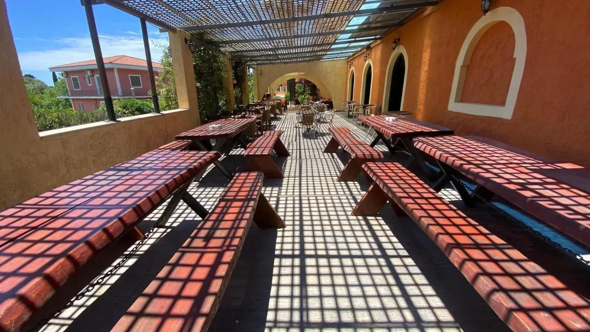 Restaurant/places to eat in Sunrise Inn Restaurant/places to eat in Sunrise Inn