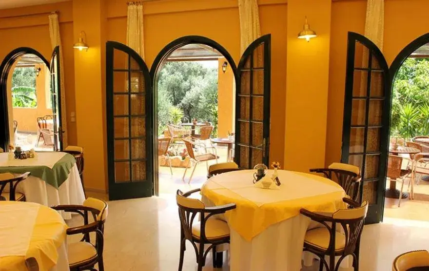 Restaurant/places to eat in Sunrise Inn Restaurant/places to eat in Sunrise Inn