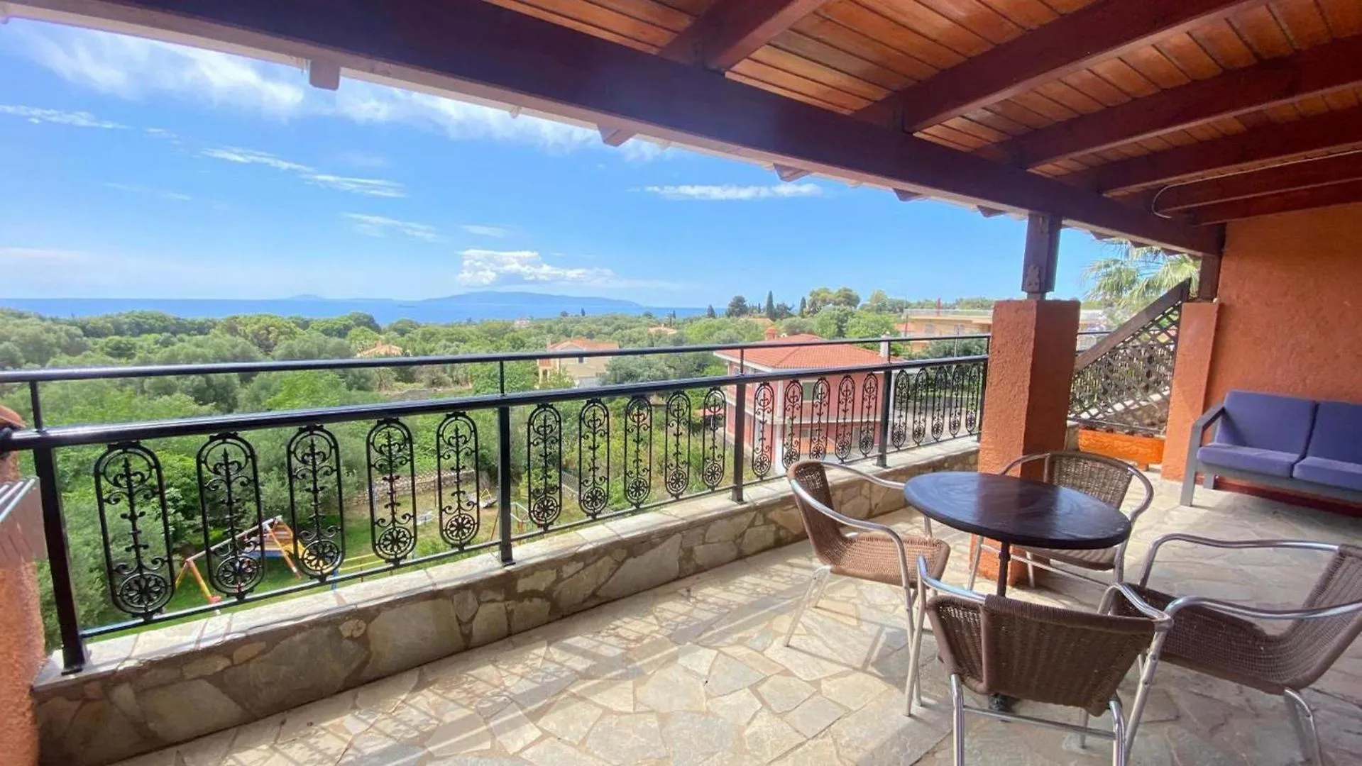 Balcony/Terrace in Sunrise Inn