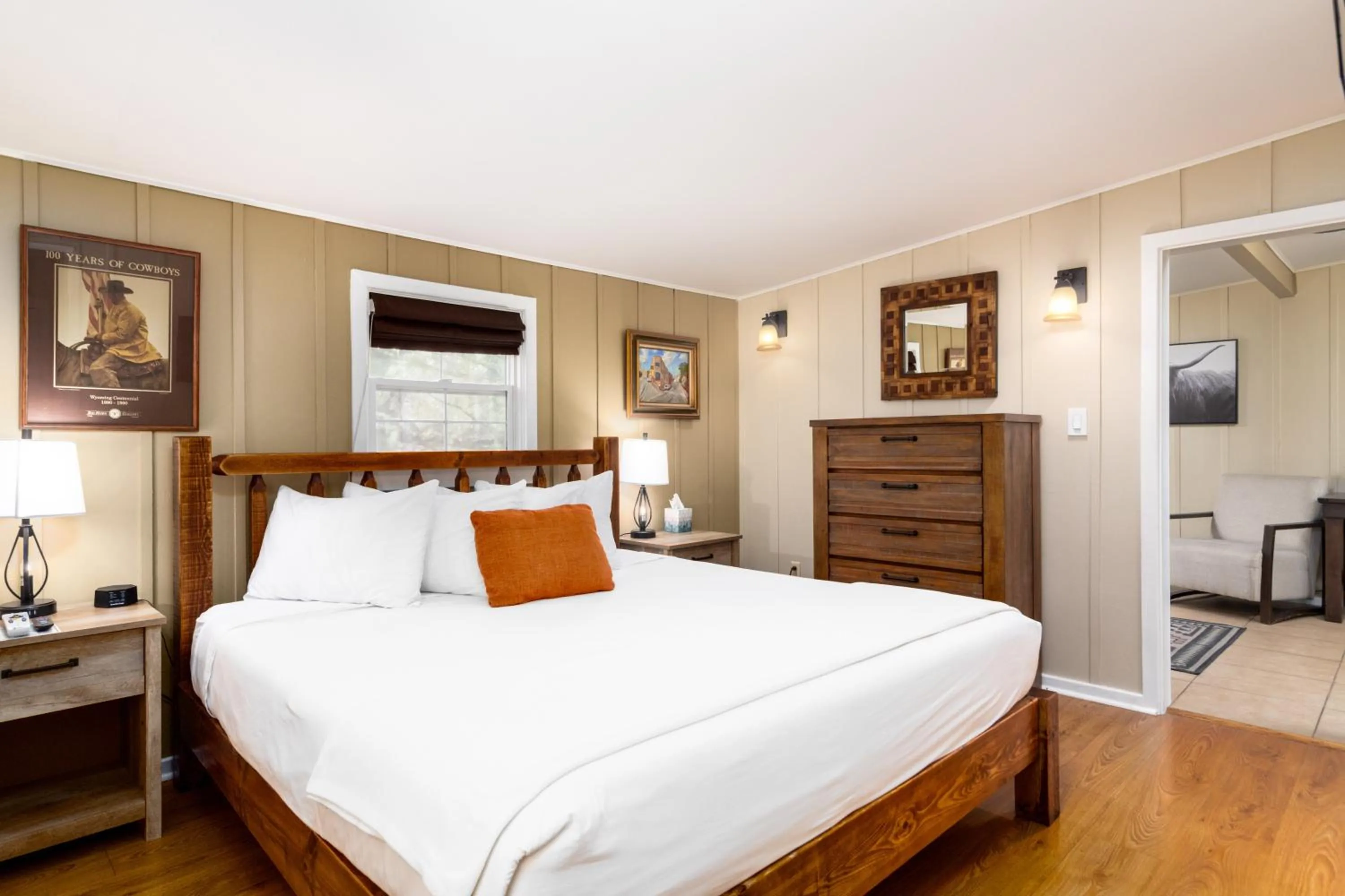 Bed in Prescott Pines Inn