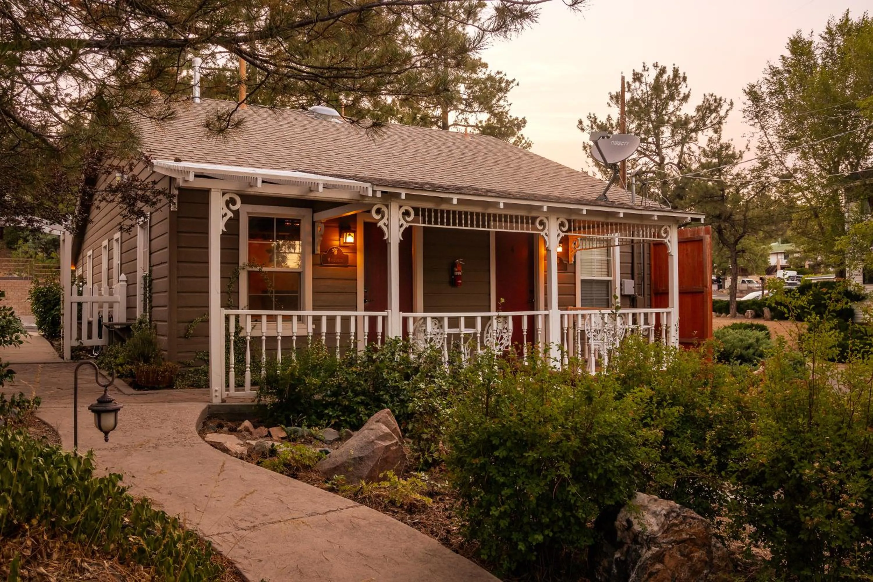 Property building in Prescott Pines Inn