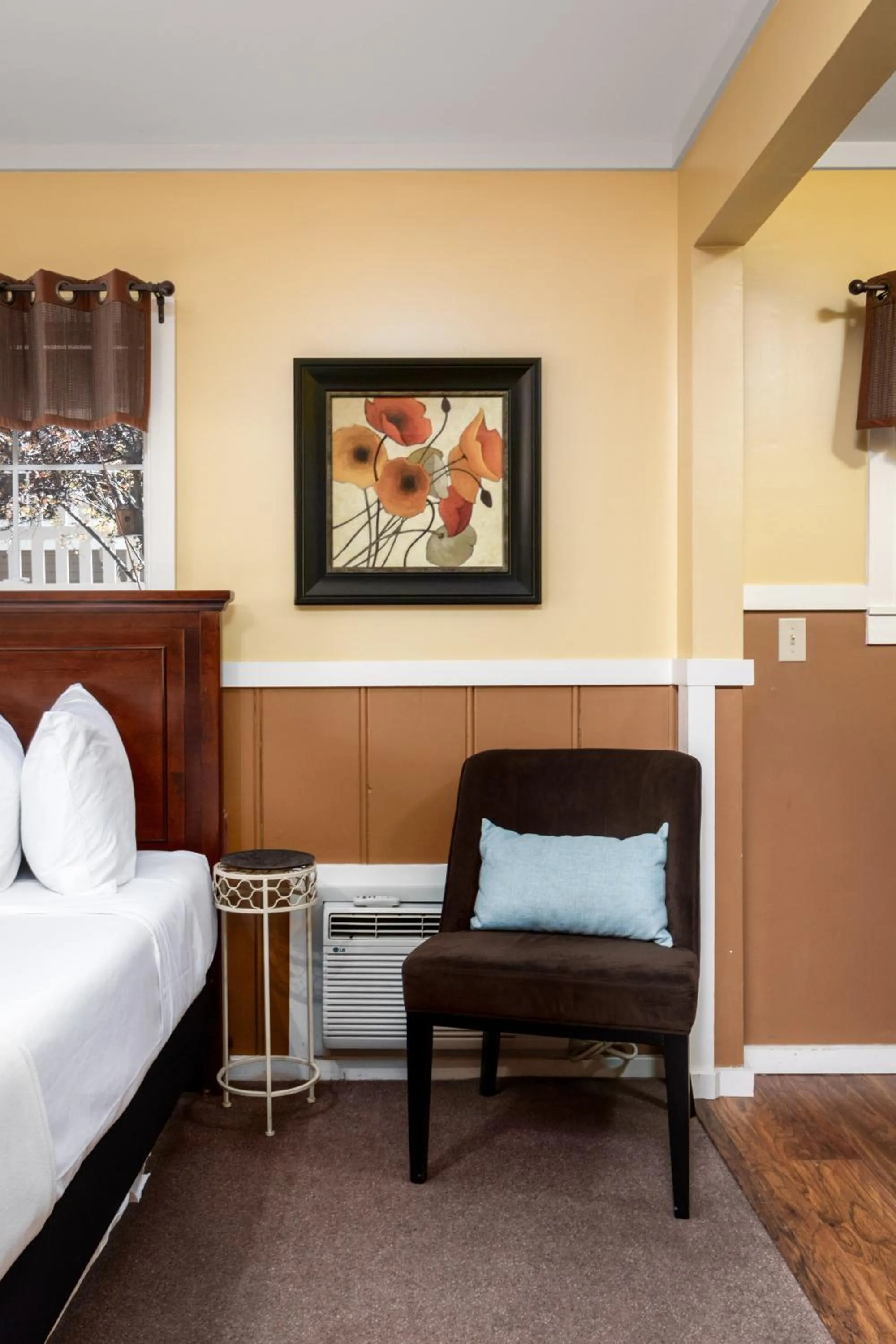 Decorative detail, Bed in Prescott Pines Inn