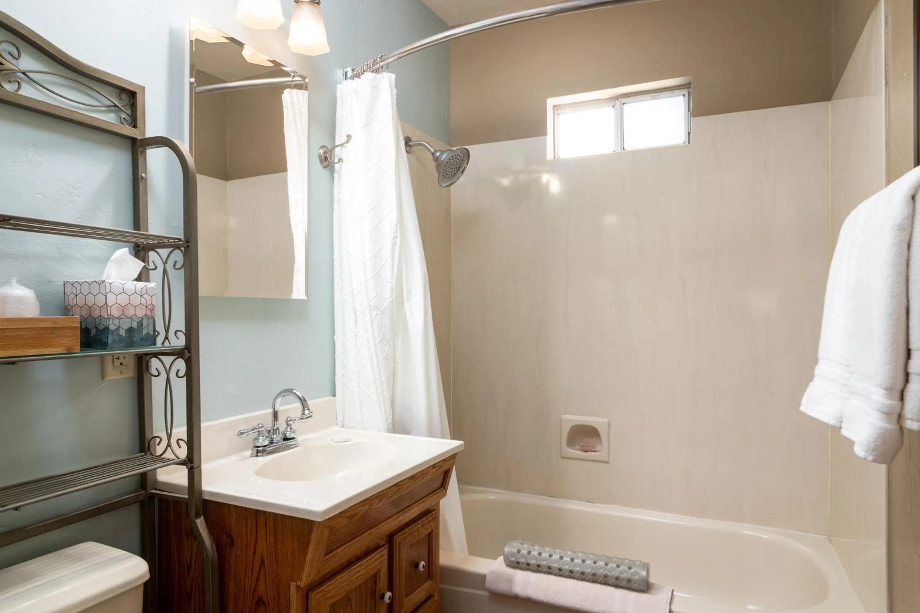 Shower in Prescott Pines Inn