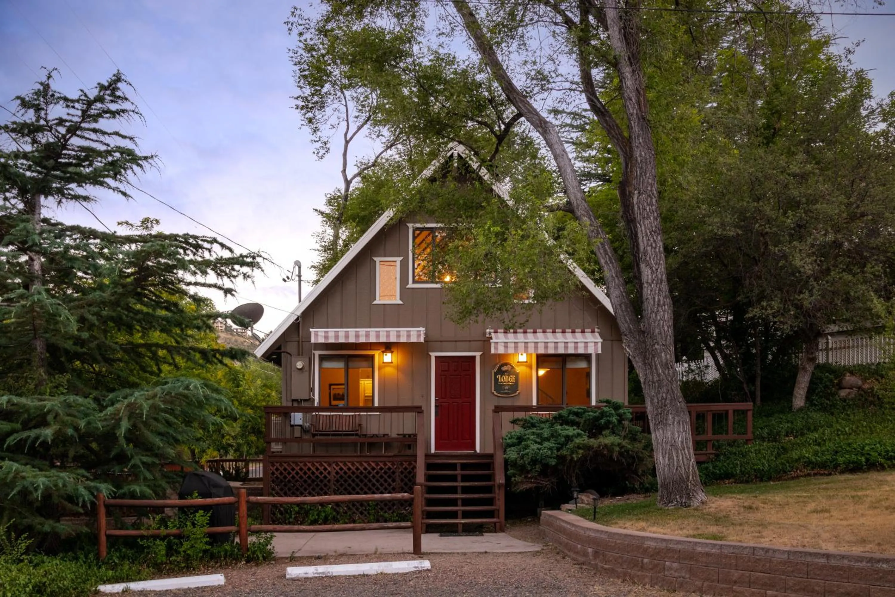 Property building in Prescott Pines Inn