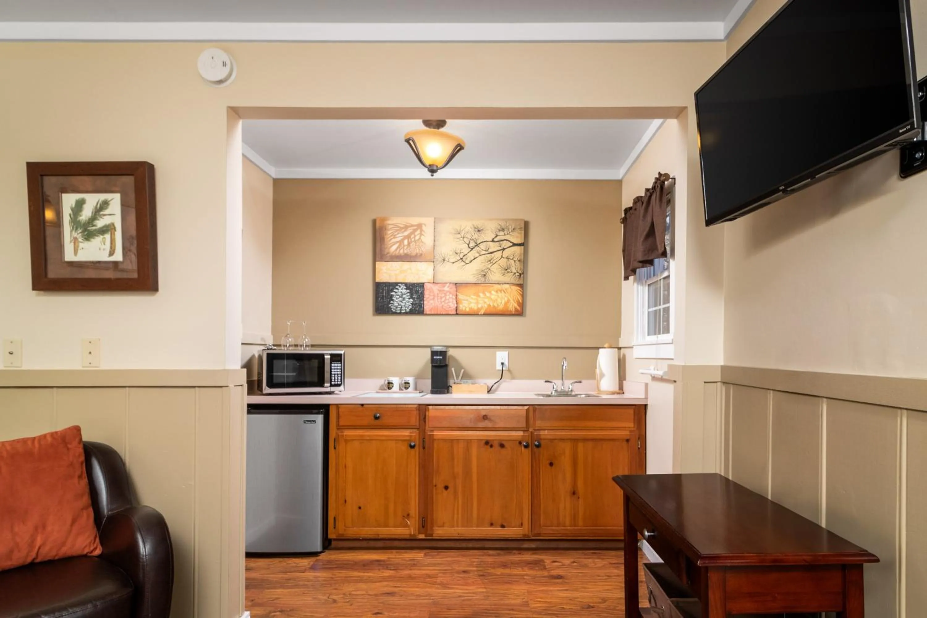 TV and multimedia in Prescott Pines Inn