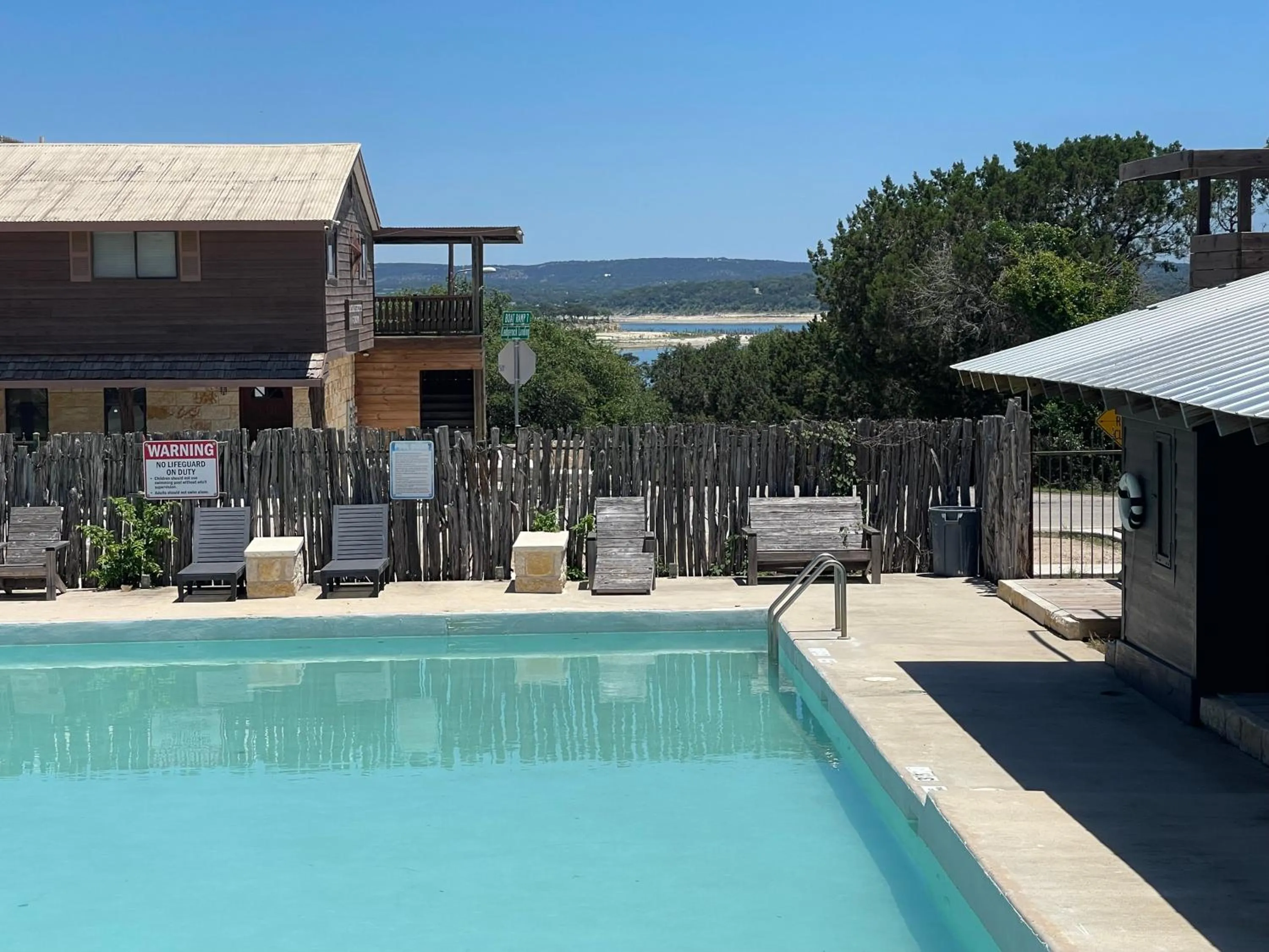 Swimming pool in Canyon Lakeview Resort