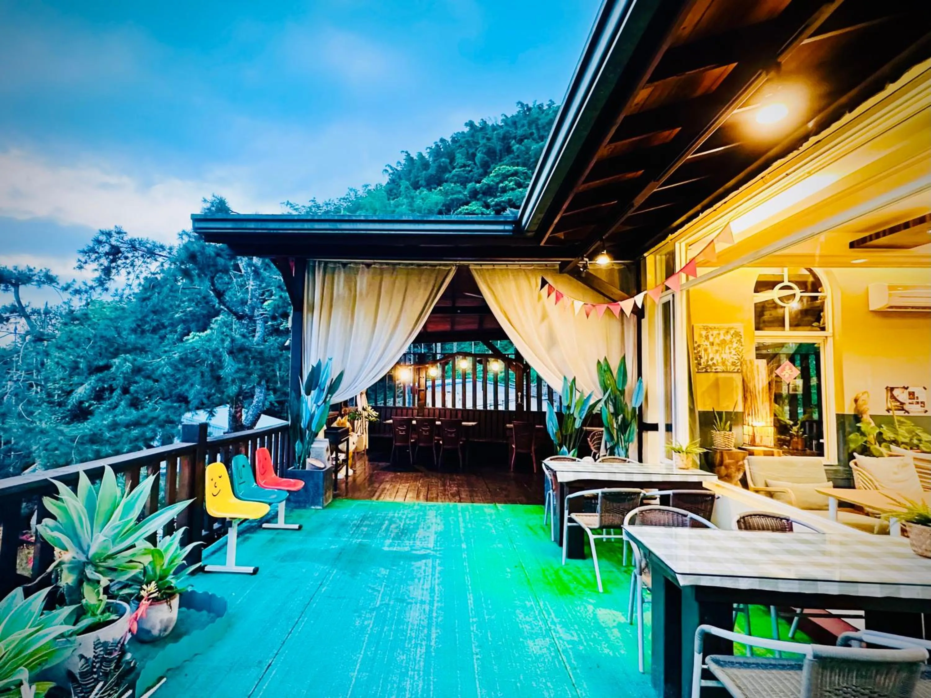 Property building in Yue Ya Villa