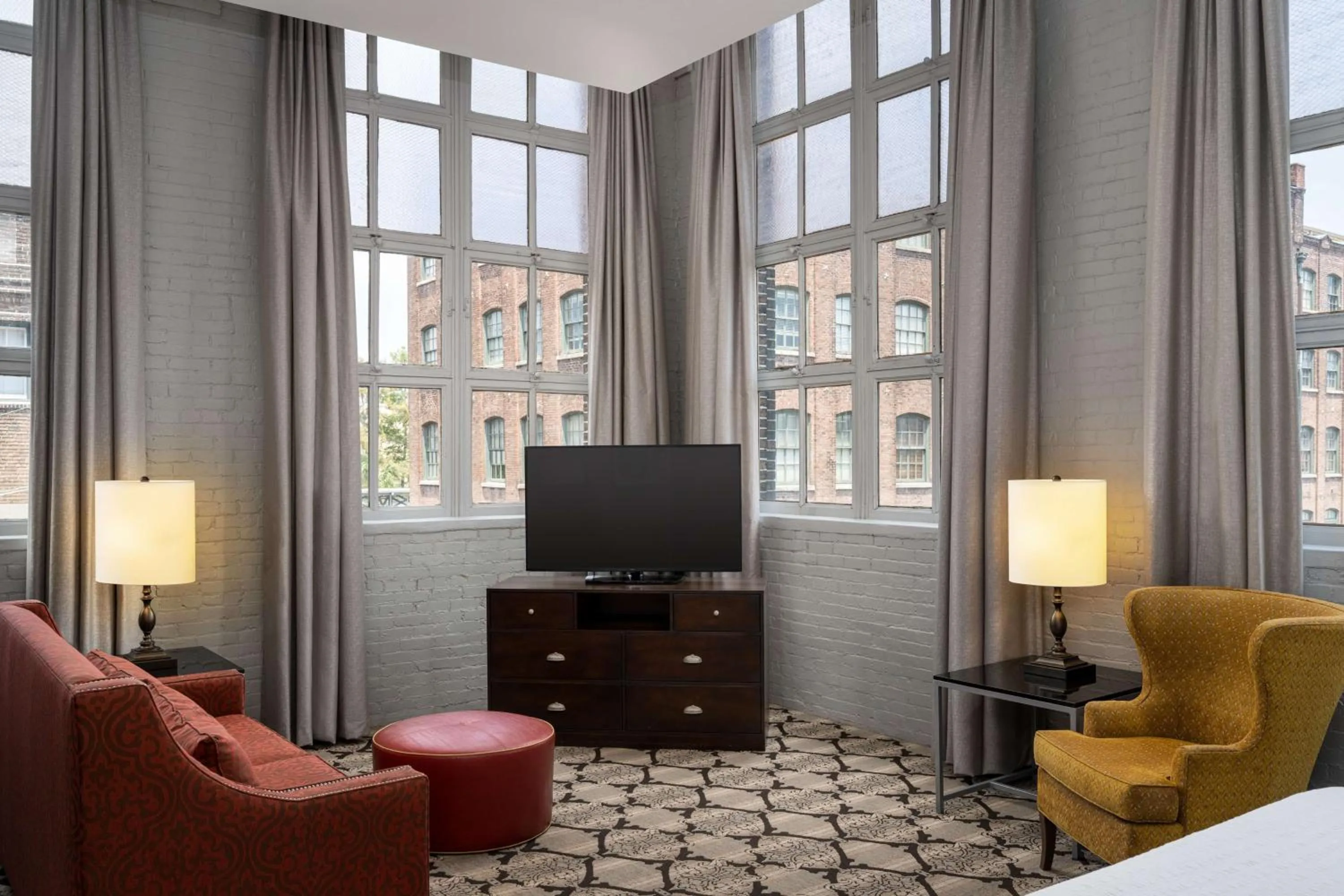 Living room in Hampton Inn and Suites New Orleans Convention Center