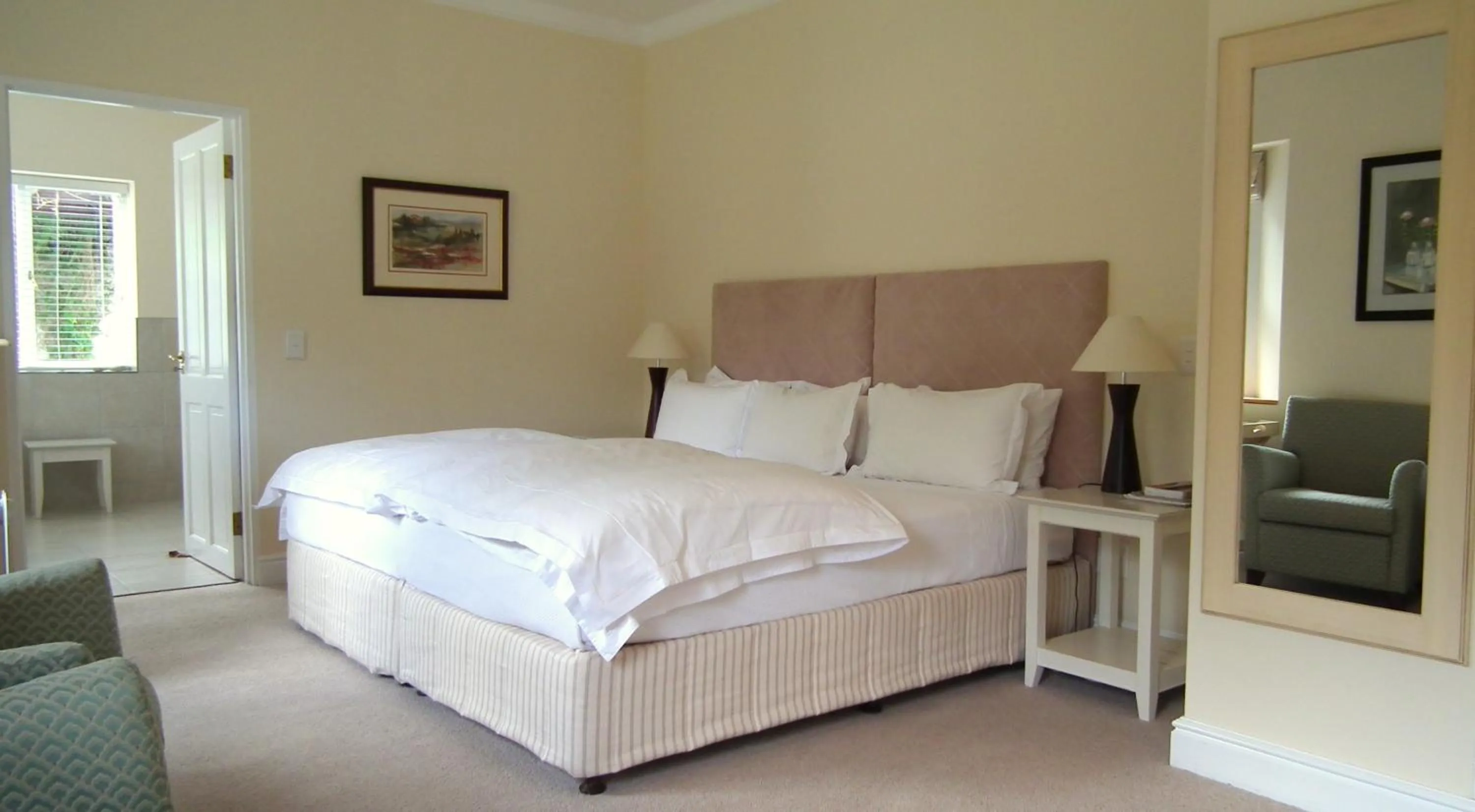 Bed in Fynbos Ridge Country House & Cottages