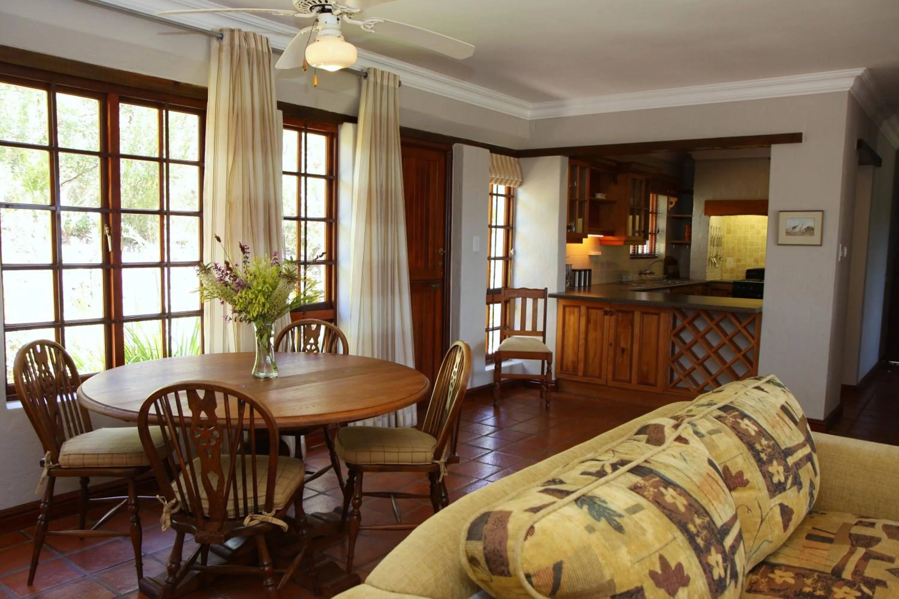 Kitchen or kitchenette in Fynbos Ridge Country House & Cottages