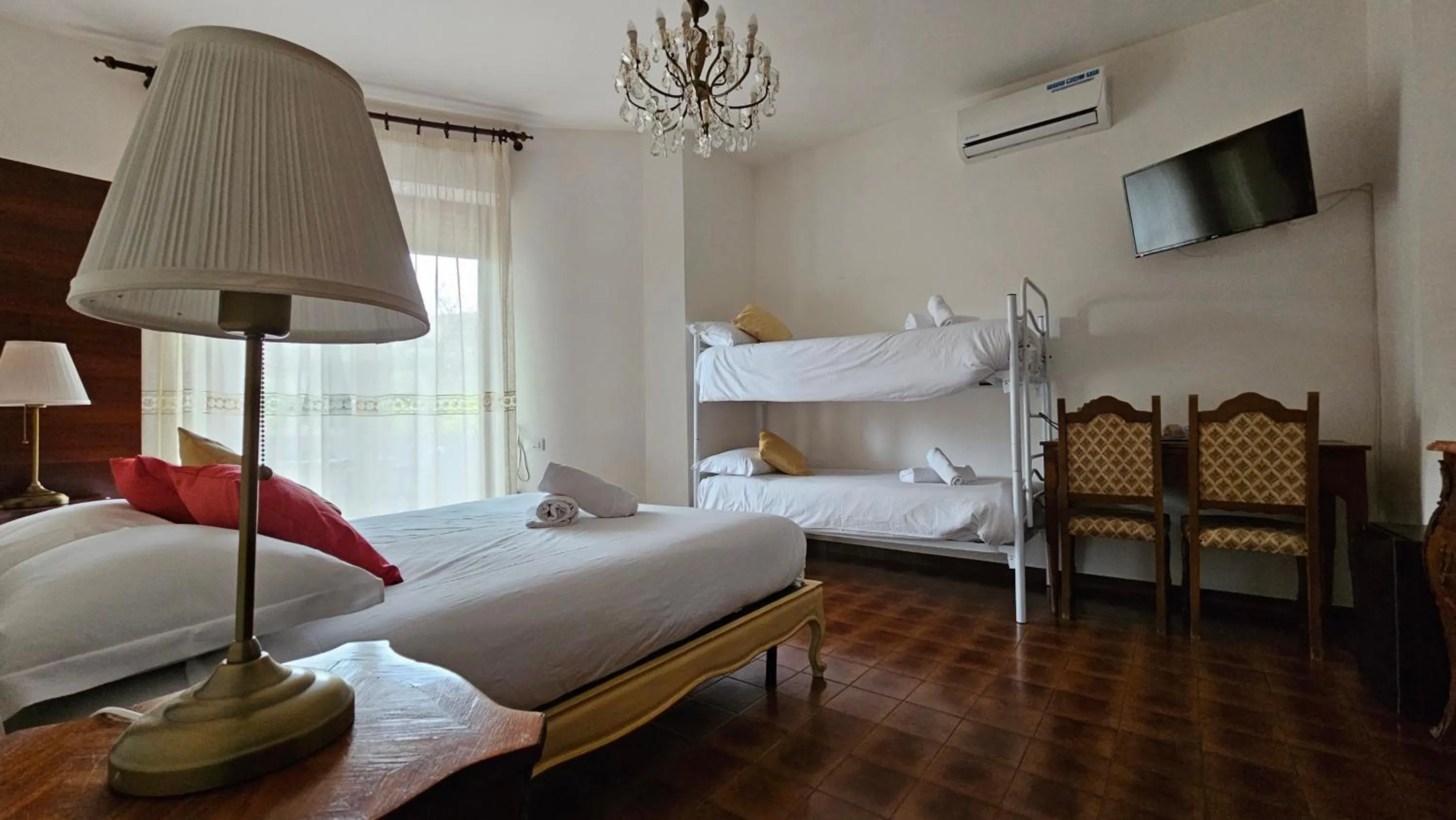 TV and multimedia, Bed in City View Pescara B&B