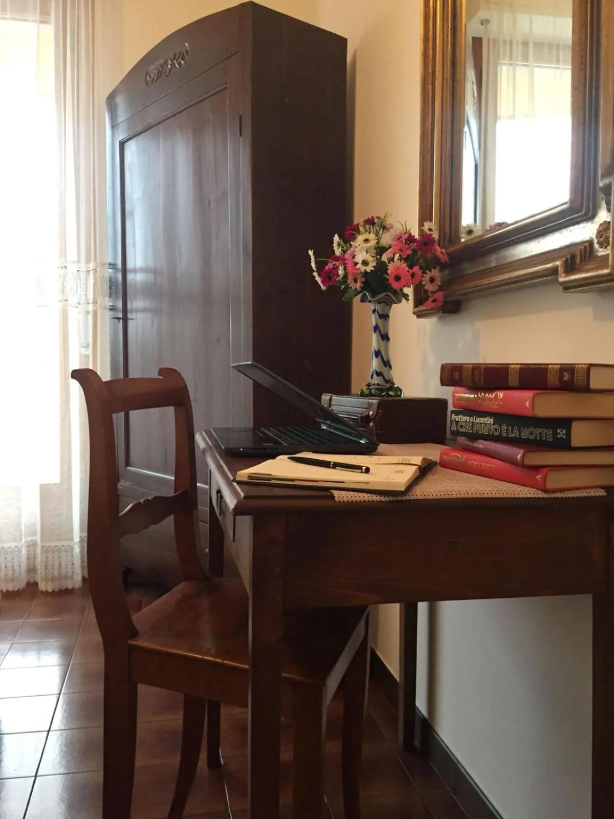 wardrobe in City View Pescara B&B