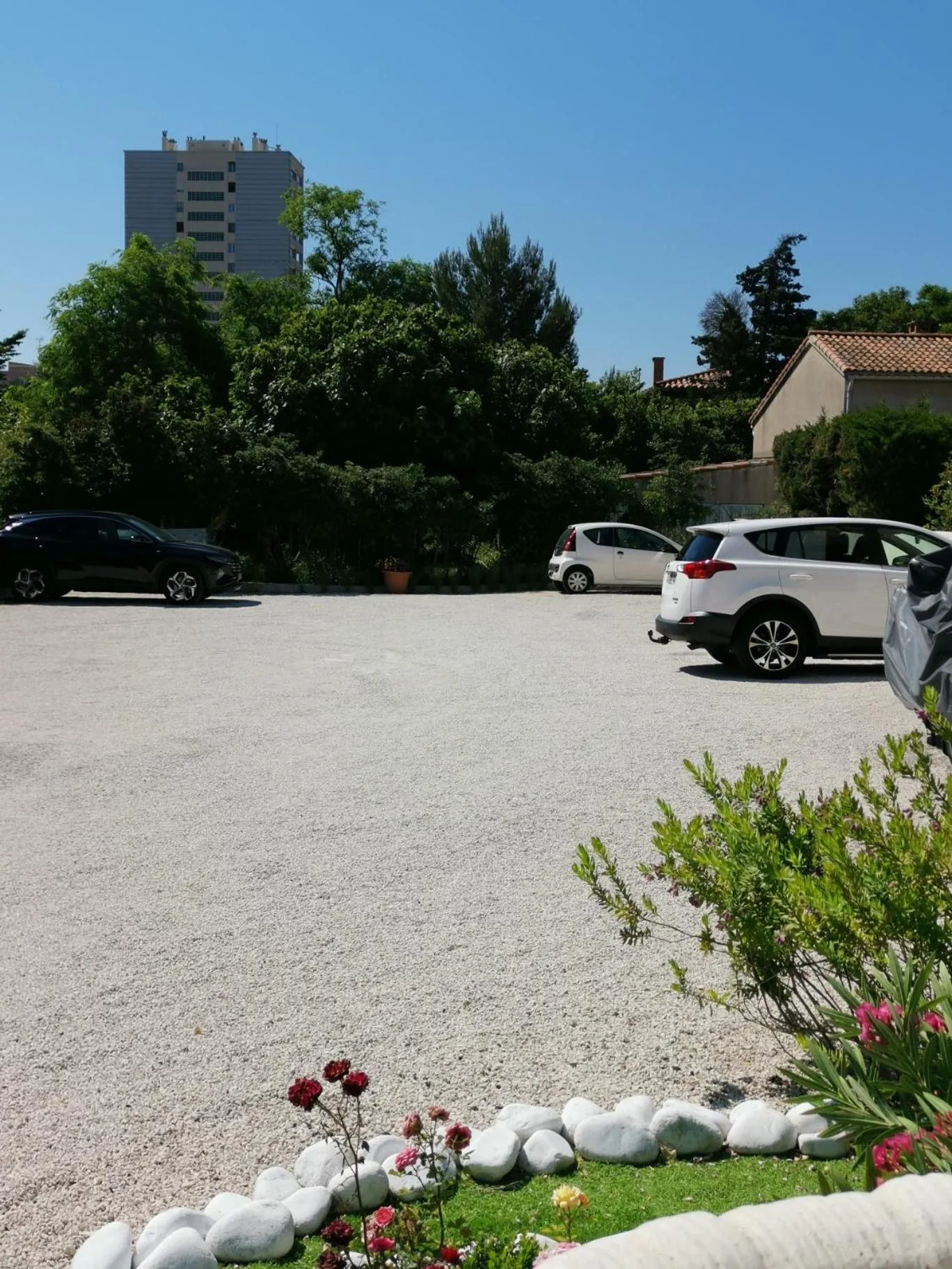 Parking in Carry Hotel