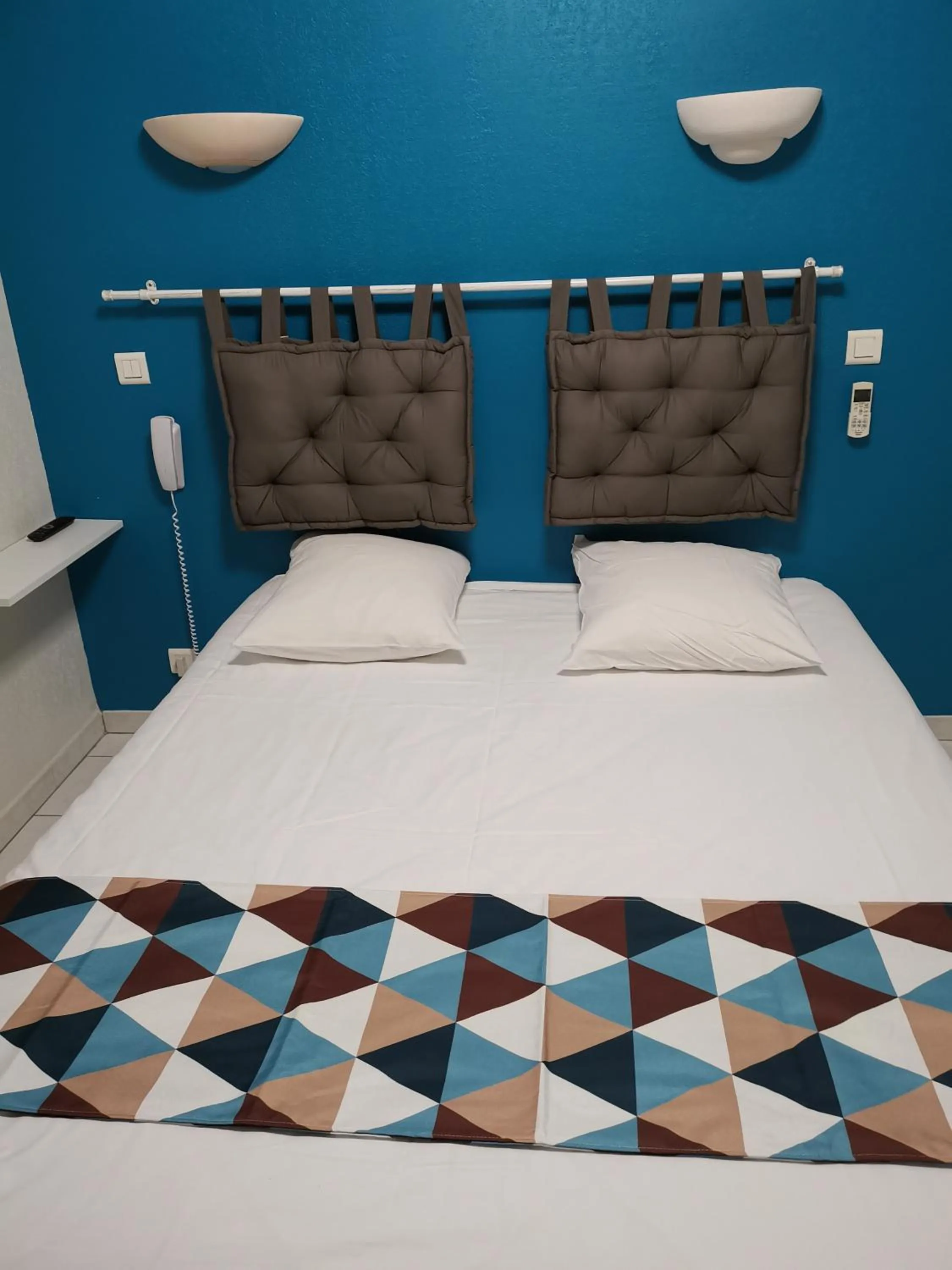 Bedroom, Bed in Carry Hotel