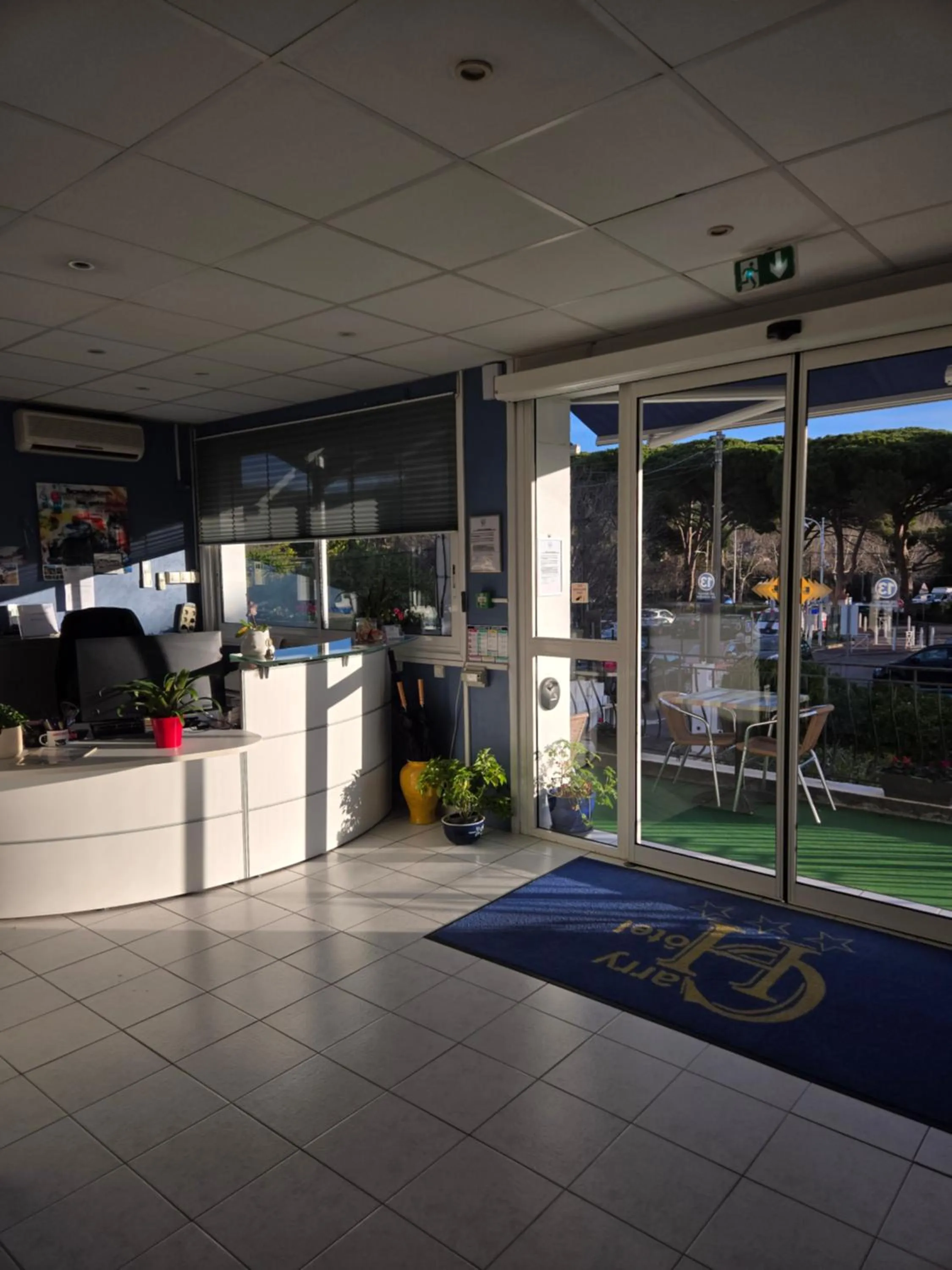 Lobby or reception in Carry Hotel